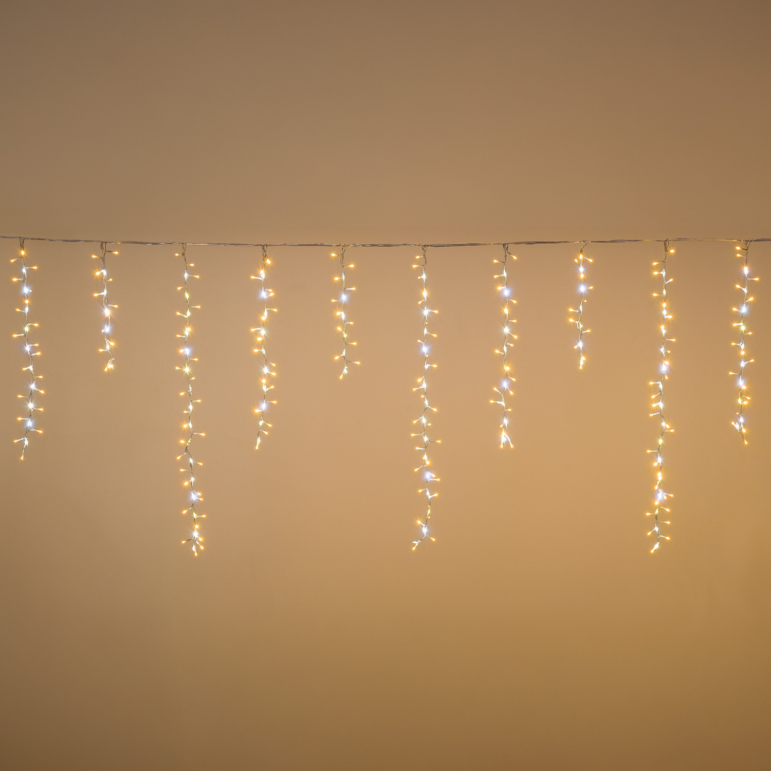 Stalattite Nastro di Luce StarFall 3,4 x h 0,8 m, 576 led bianco caldo e bianco freddo, cavo trasparente Stalattite Nastro di Luce StarFall 3,4 x h 0,8 m, 576 led bianco caldo e bianco freddo, cavo trasparente