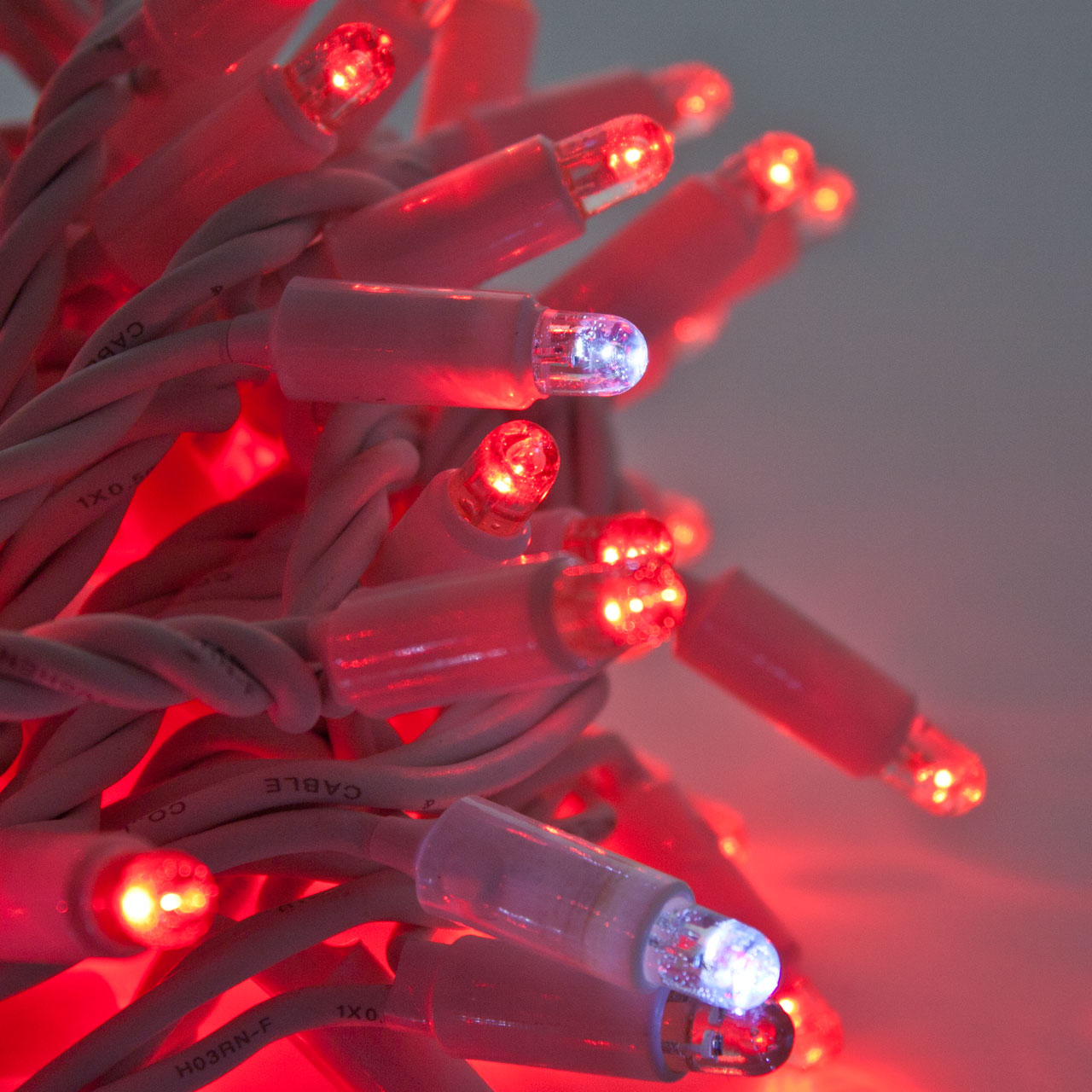 Lichterkette 10 m, 200 MaxiLEDs rot und kaltweiß, weißes Kabel, erweiterbar, IP67 4 Lichterkette 10 m, 200 MaxiLEDs rot und kaltweiß, weißes Kabel, erweiterbar, IP67 4