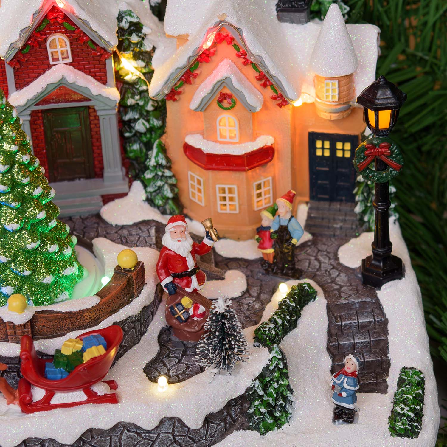 Pueblo de Navidad, Paisaje nevado con personajes y Árbol de Navidad giratorio, h 18 cm, villancicos 9 Pueblo de Navidad, Paisaje nevado con personajes y Árbol de Navidad giratorio, h 18 cm, villancicos 9