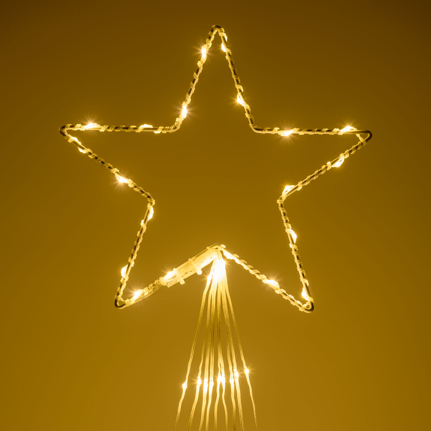 Magic Tree with Comet, h. 3 m, 290 extra warm white Light Drops 4 Magic Tree with Comet, h. 3 m, 290 extra warm white Light Drops 4