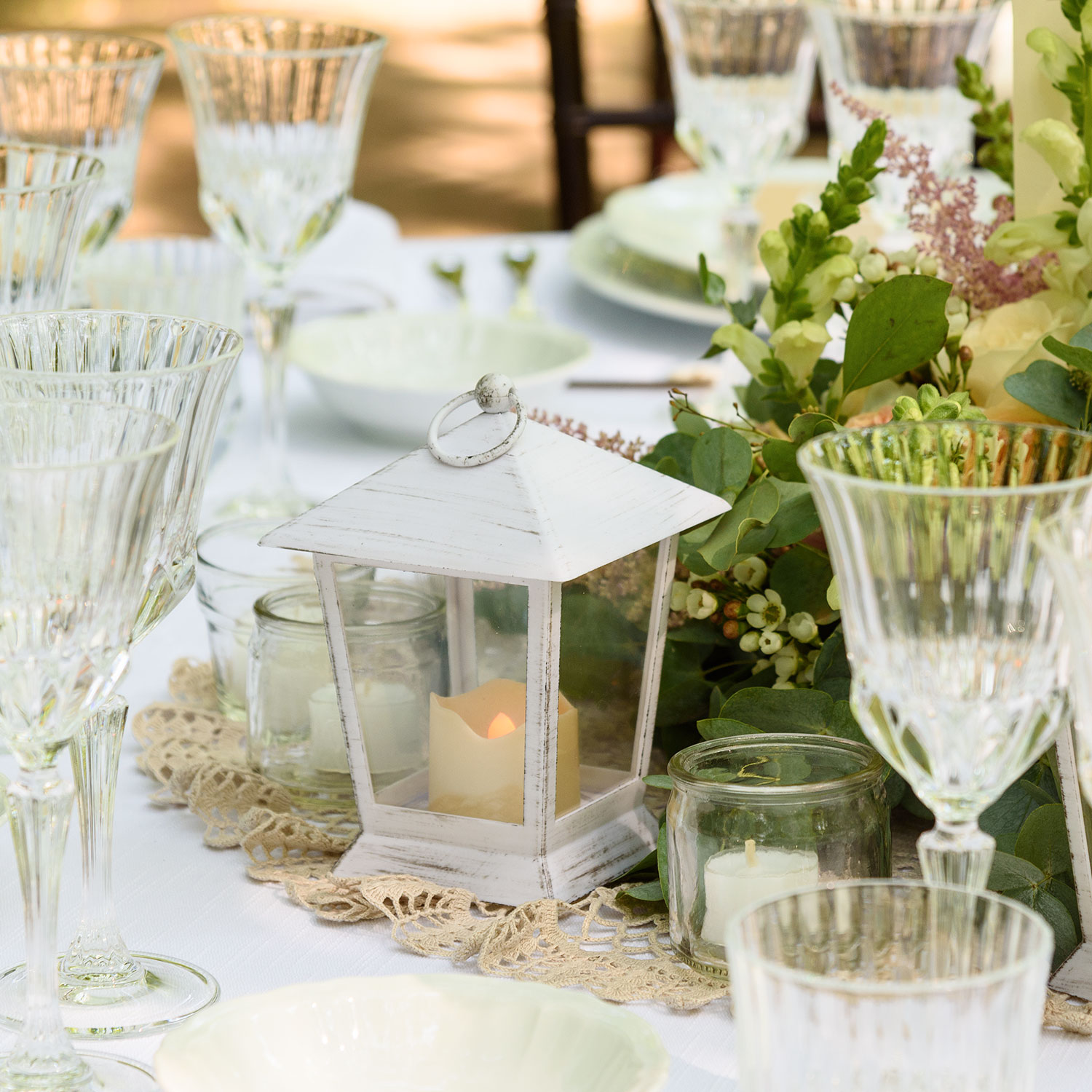 Laterne Antikweiß h 17 cm mit LED-Kerze 6 Laterne Antikweiß h 17 cm mit LED-Kerze 6