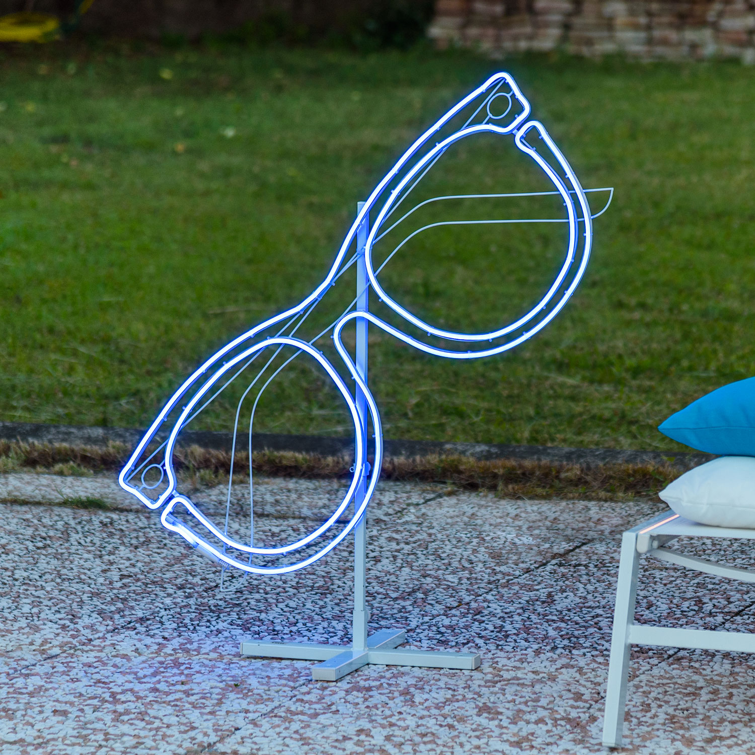 LED Lichtschlauch-Sonnenbrille mit Neon-Effekt, 100 x h 35 cm, blau 1 LED Lichtschlauch-Sonnenbrille mit Neon-Effekt, 100 x h 35 cm, blau 1