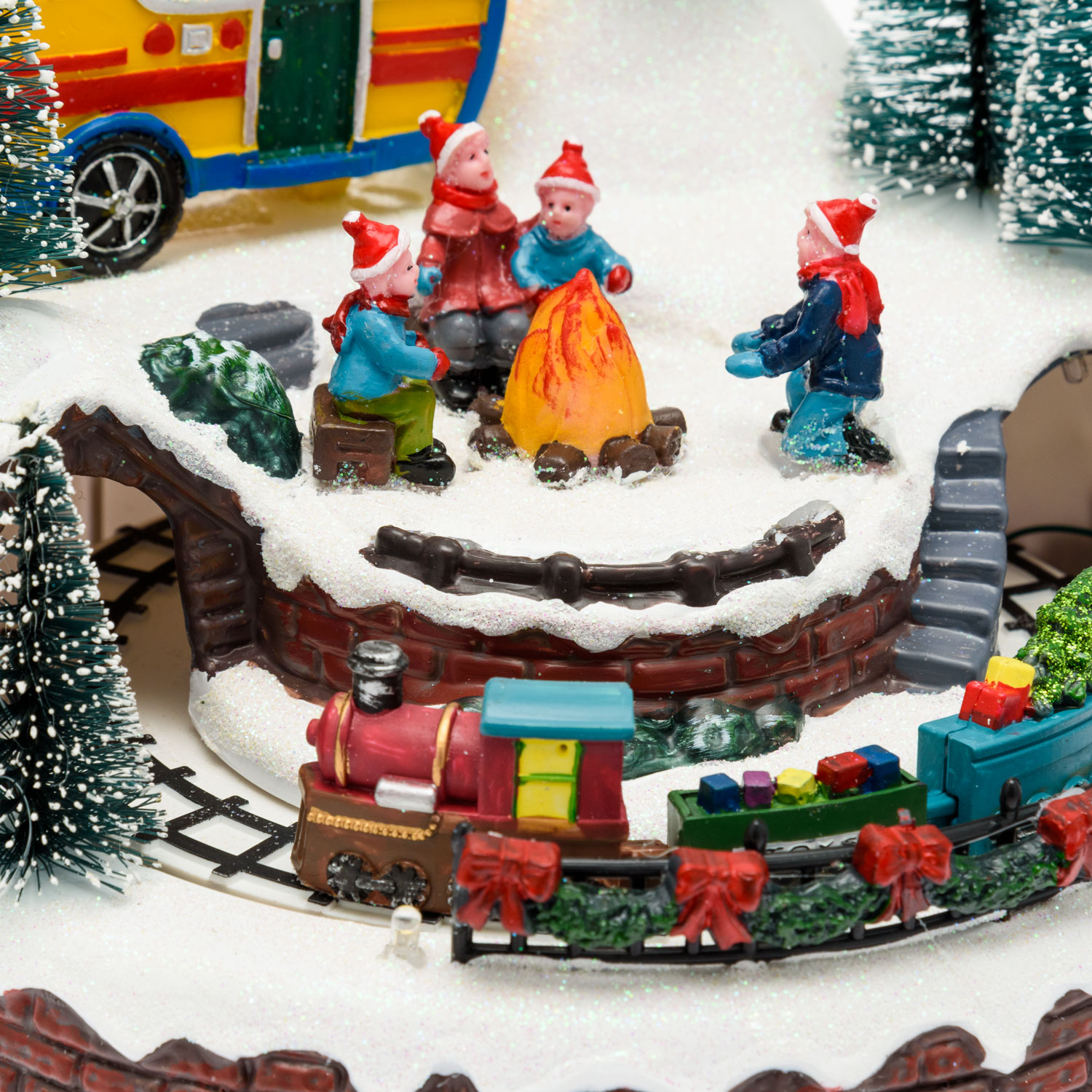 Weihnachtsdorf, Wohnwagen, Lagerfeuer und Spielzug, Weihnachtslieder 4 Weihnachtsdorf, Wohnwagen, Lagerfeuer und Spielzug, Weihnachtslieder 4