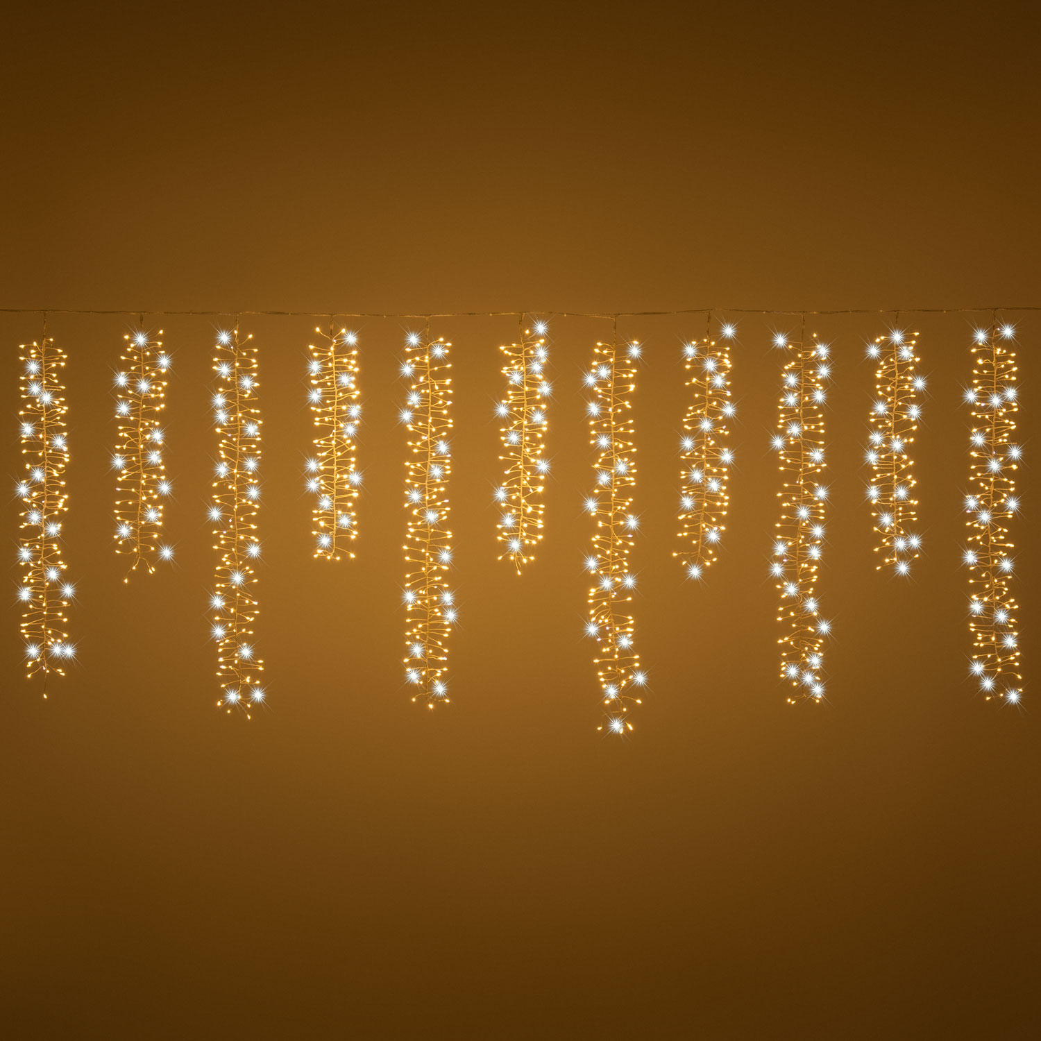 Icicle 16 cluster strings, 3 x h 0,75 m, 200 microled warm white Icicle 16 cluster strings, 3 x h 0,75 m, 200 microled warm white