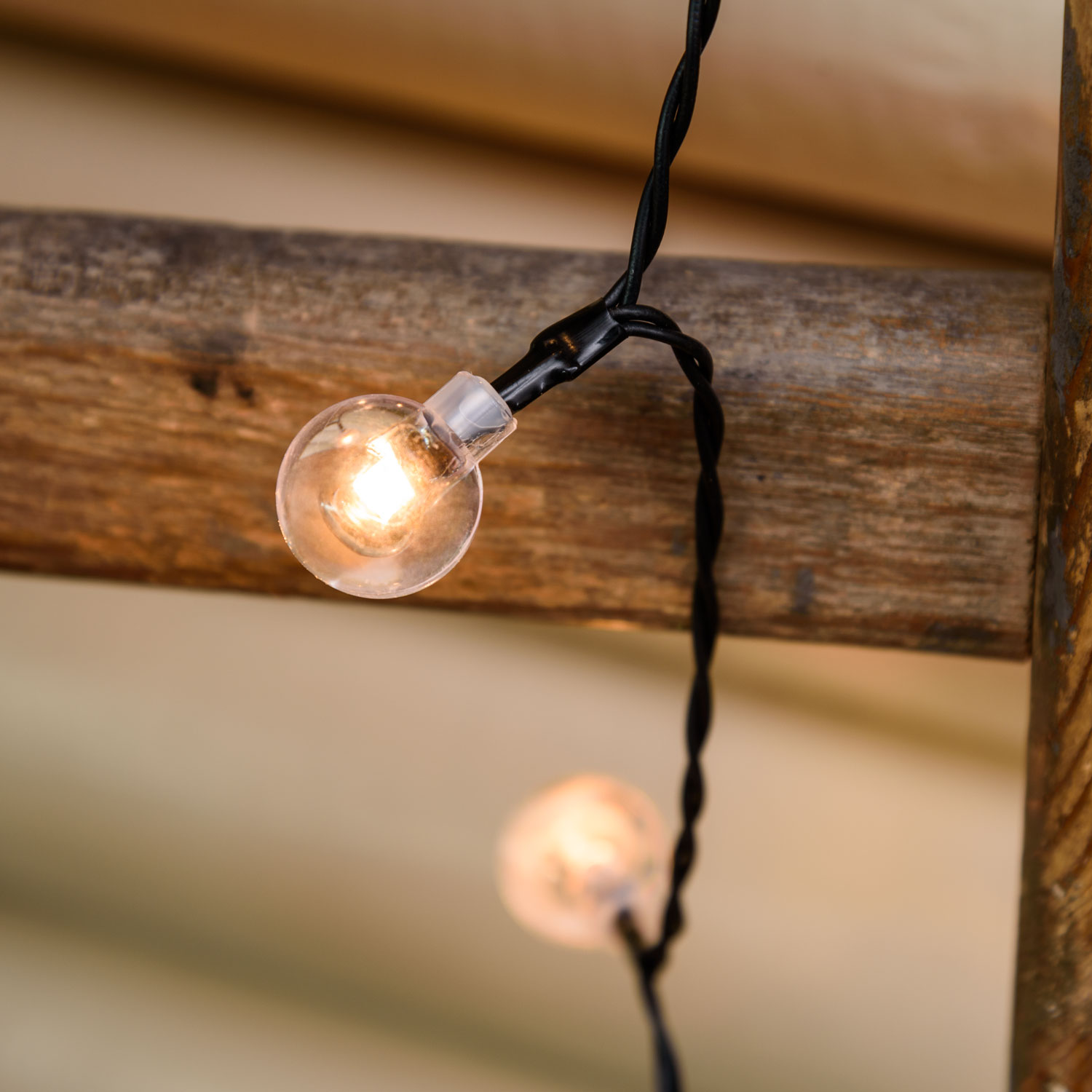 5 m Solar string, 50 clear spheres Ø 20 mm, warm white led 16 5 m Solar string, 50 clear spheres Ø 20 mm, warm white led 16