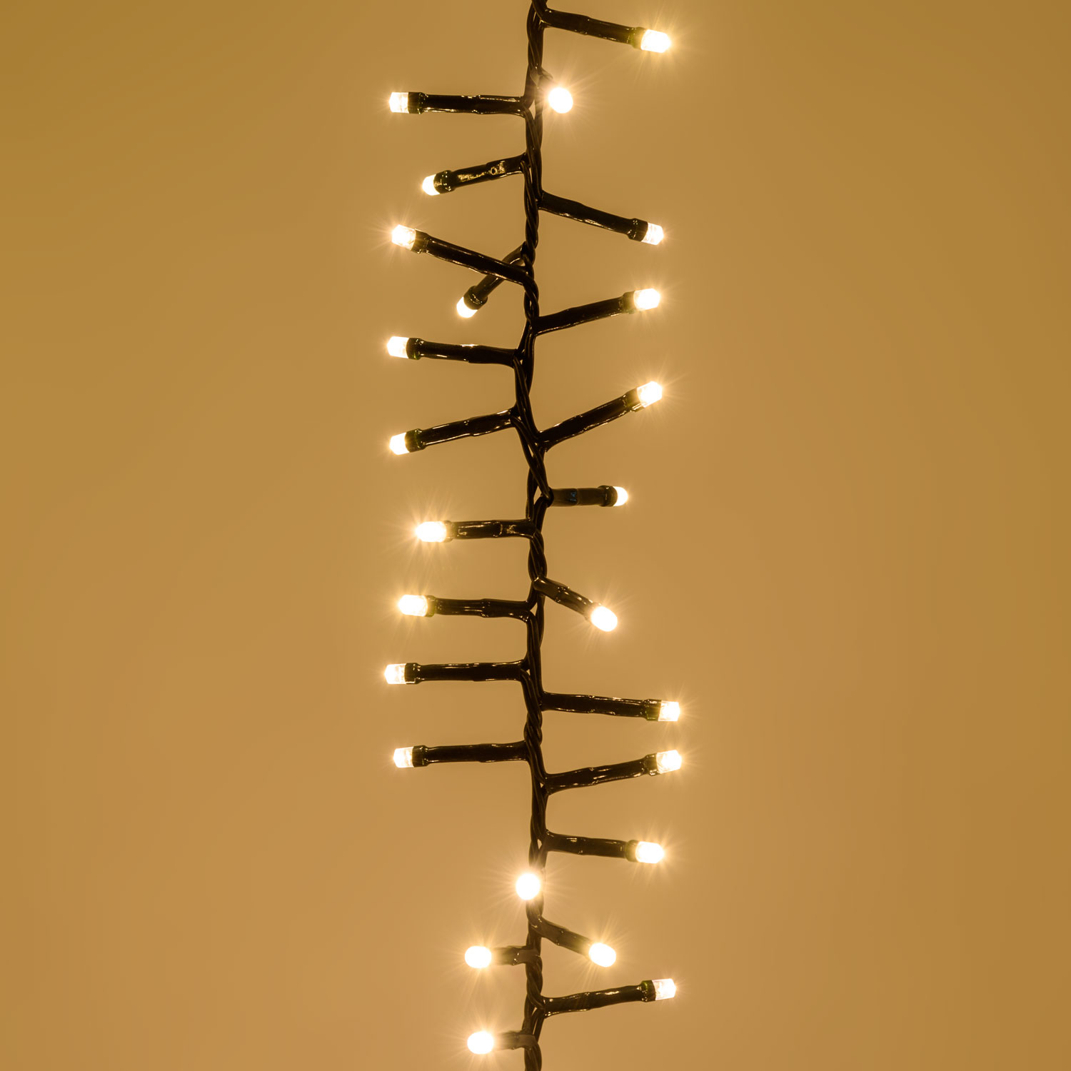 Cascata di luci a 3 nastri, 288 led bianco caldo, cavo verde, prolungabile 8 Cascata di luci a 3 nastri, 288 led bianco caldo, cavo verde, prolungabile 8