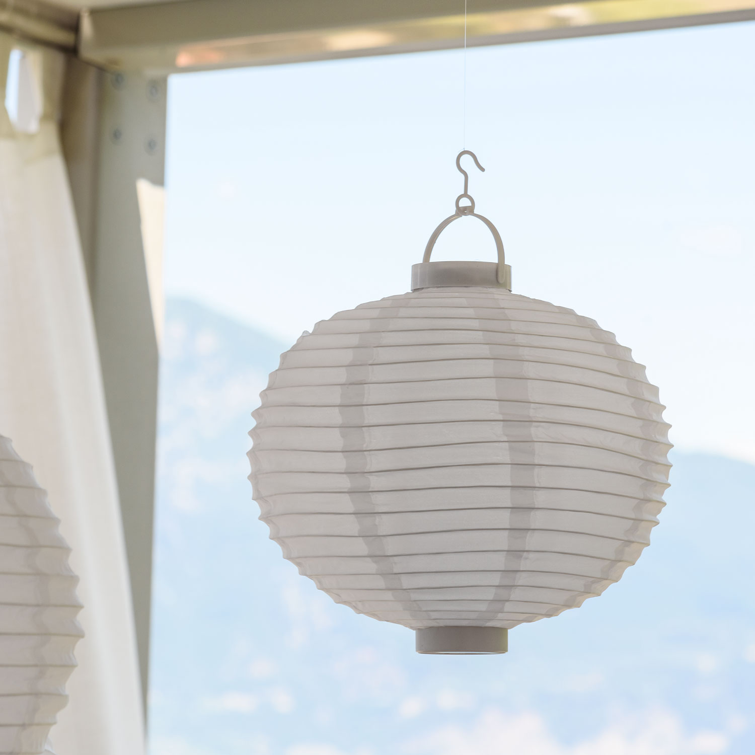 Weißer LED-Lampion Ø 30 cm, warmweißes Licht Weißer LED-Lampion Ø 30 cm, warmweißes Licht