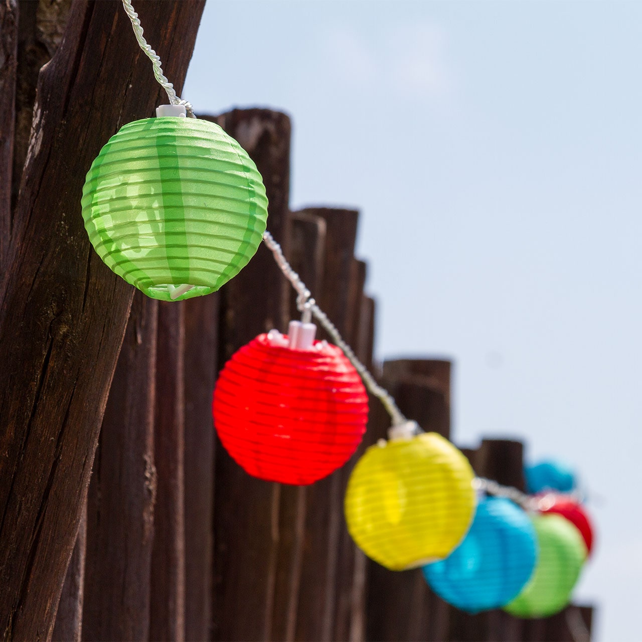 Dekolichterkette 5,25 m, 16 bunte Lampions mit kaltweißen LEDs 1 Dekolichterkette 5,25 m, 16 bunte Lampions mit kaltweißen LEDs 1