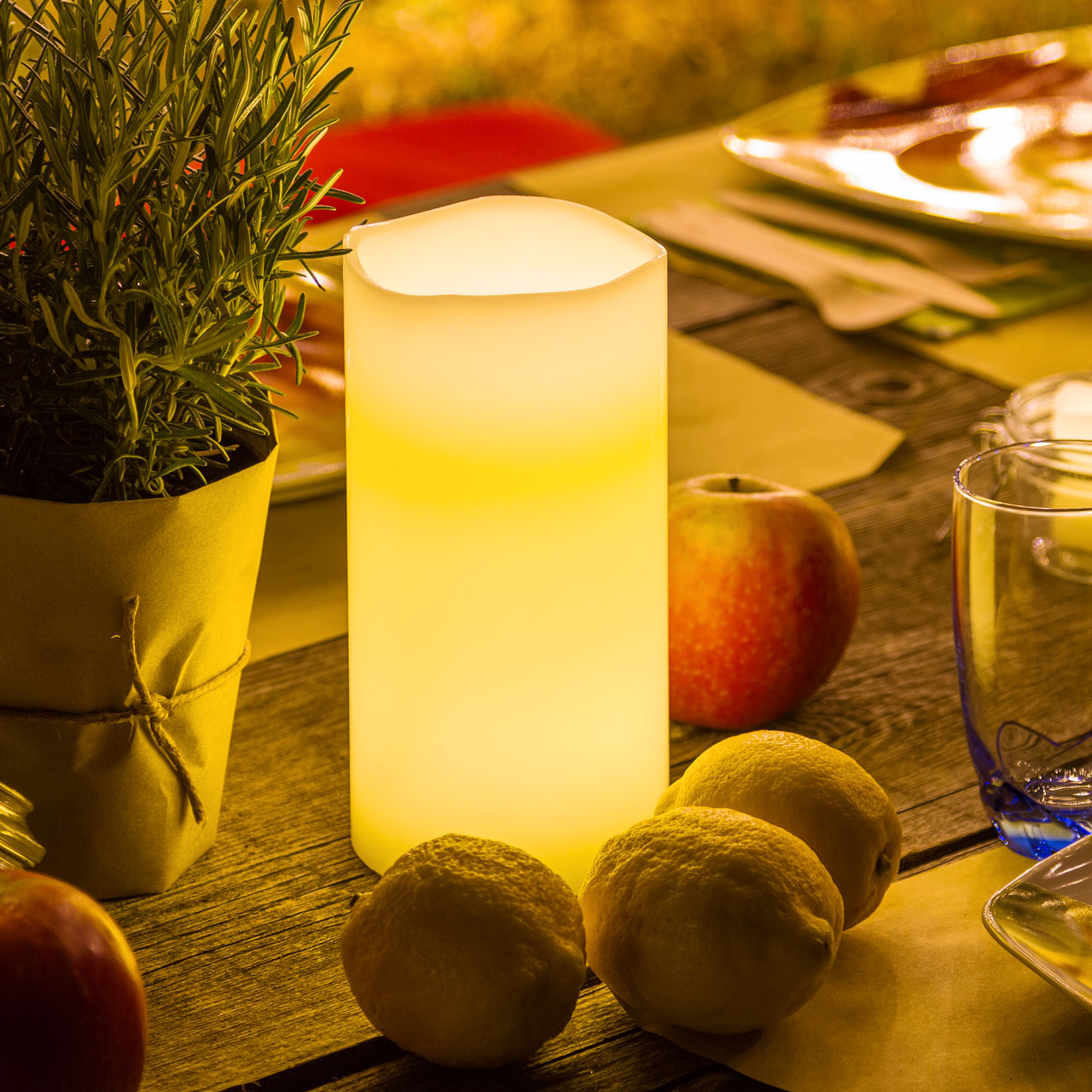 Candela avorio h 20 cm, led bianco caldo Candela avorio h 20 cm, led bianco caldo