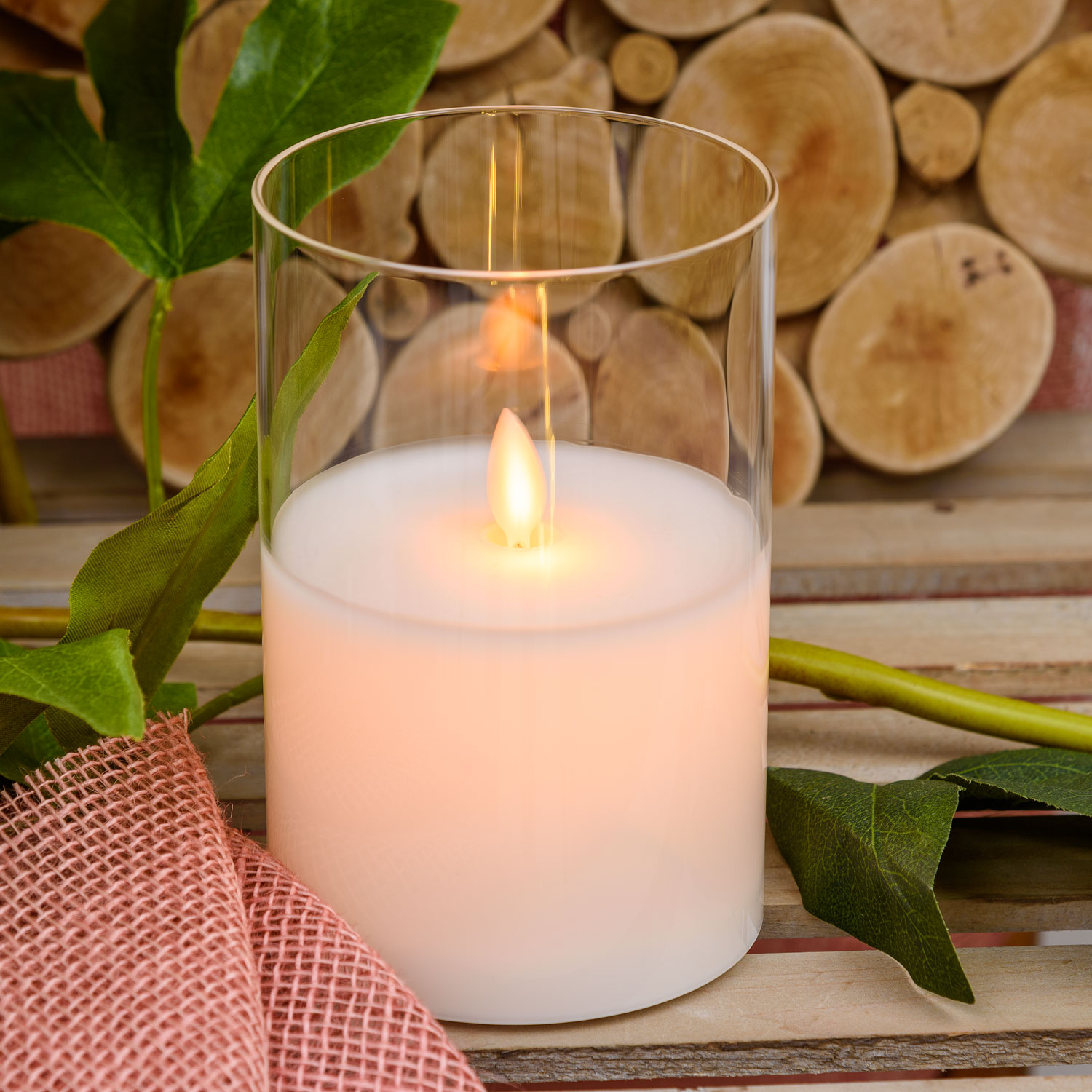 Pillar Candle in clear glass cylinder, white wax, h 15 cm 1 Pillar Candle in clear glass cylinder, white wax, h 15 cm 1