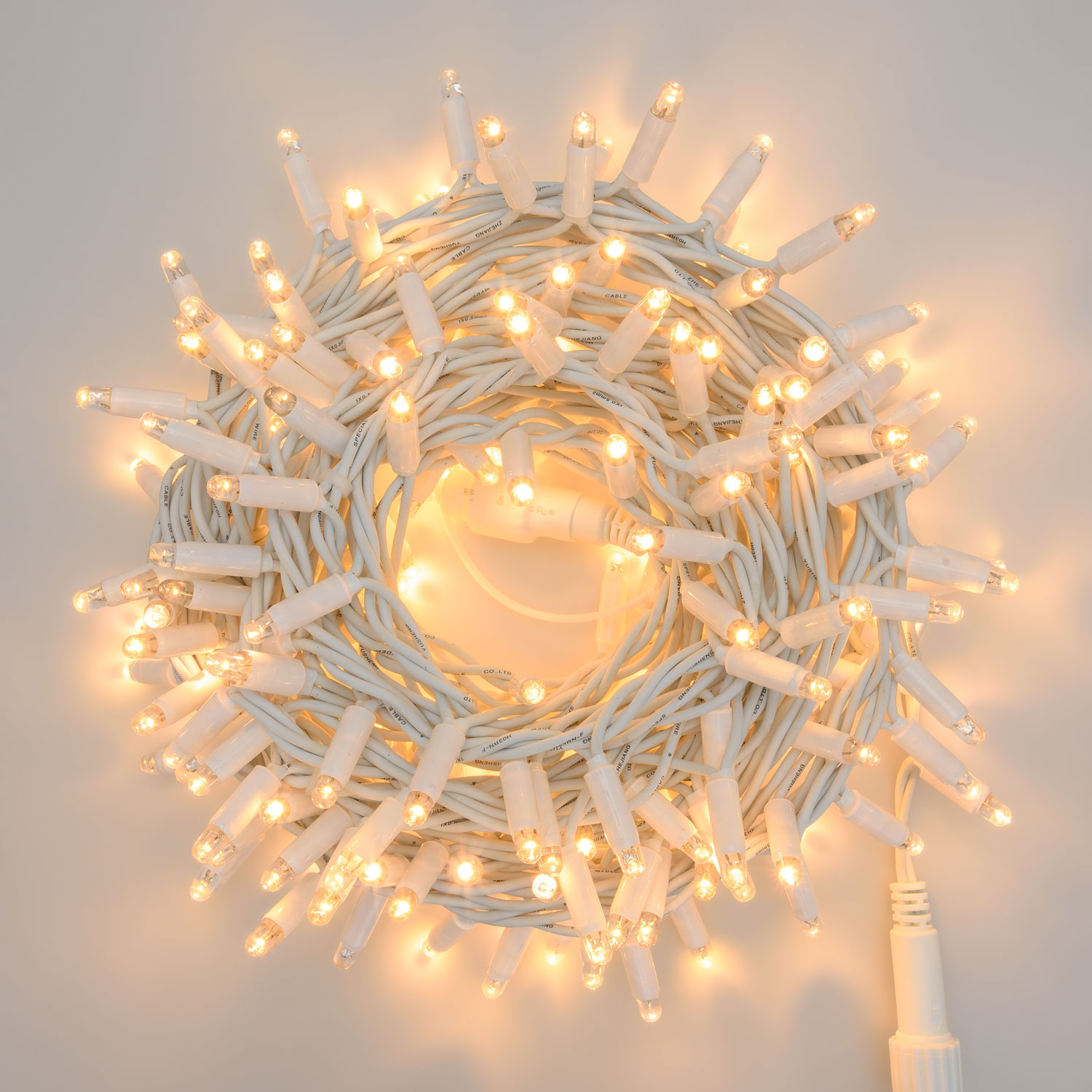 Lichterkette 10 m, 200 MaxiLEDs warmweiß, weißes Kabel Lichterkette 10 m, 200 MaxiLEDs warmweiß, weißes Kabel