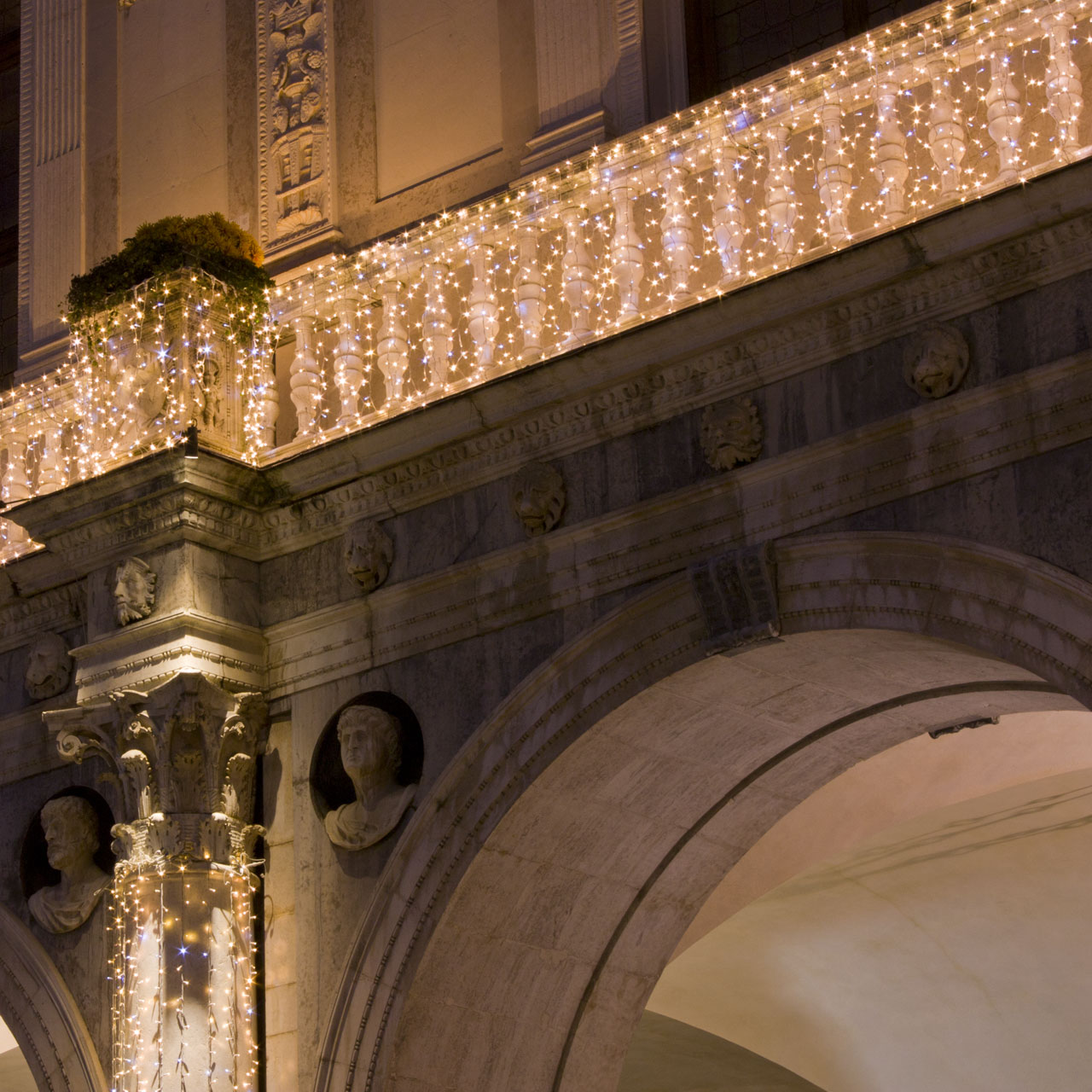 Cortina 2 x h 1,5 m, 304 maxiled blanco cálido y blanco frío, cable blanco, prolongable, IP67 3 Cortina 2 x h 1,5 m, 304 maxiled blanco cálido y blanco frío, cable blanco, prolongable, IP67 3