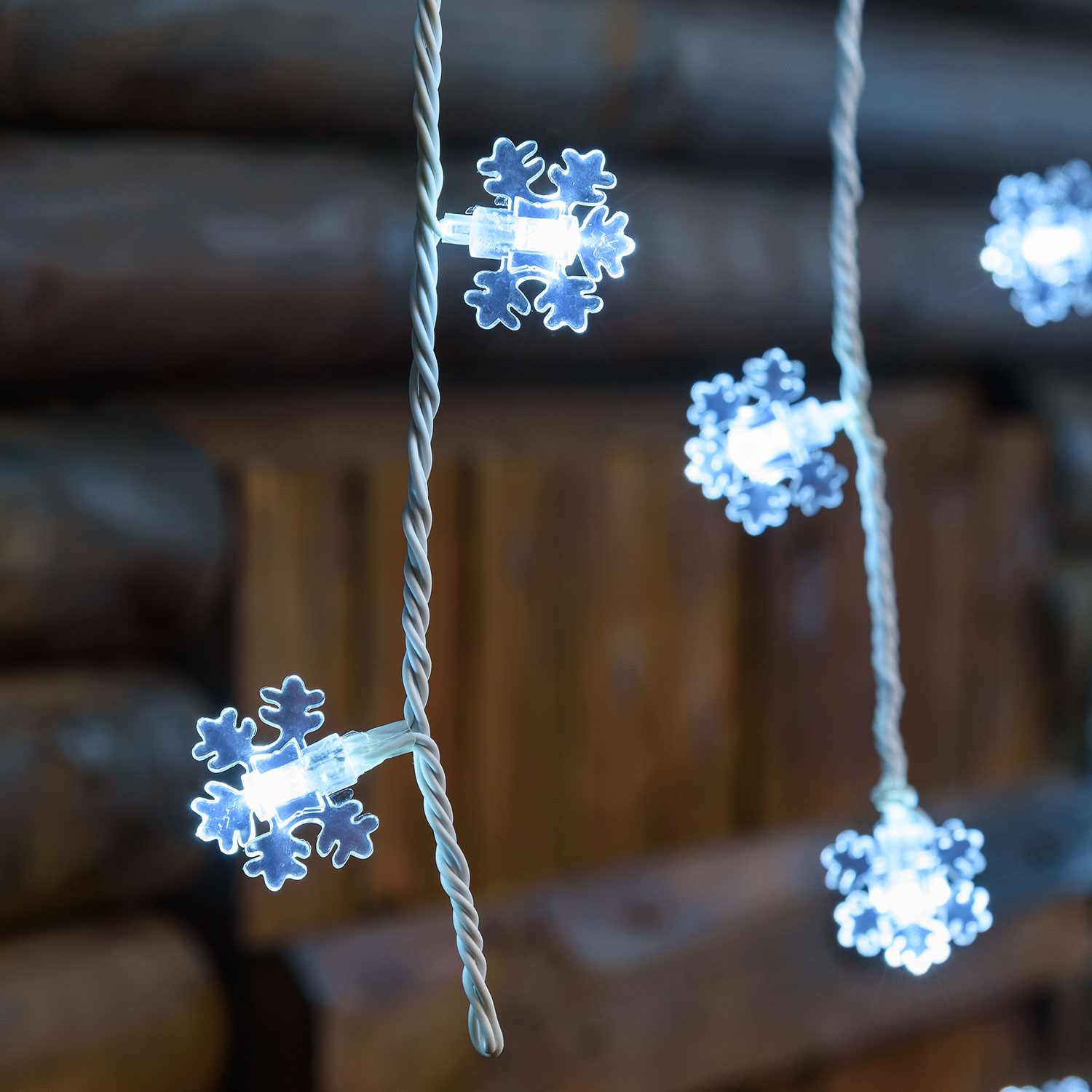 Stalactite 3,75 x h 1 m, 136 flocons de neige, led blanc froid 8 Stalactite 3,75 x h 1 m, 136 flocons de neige, led blanc froid 8