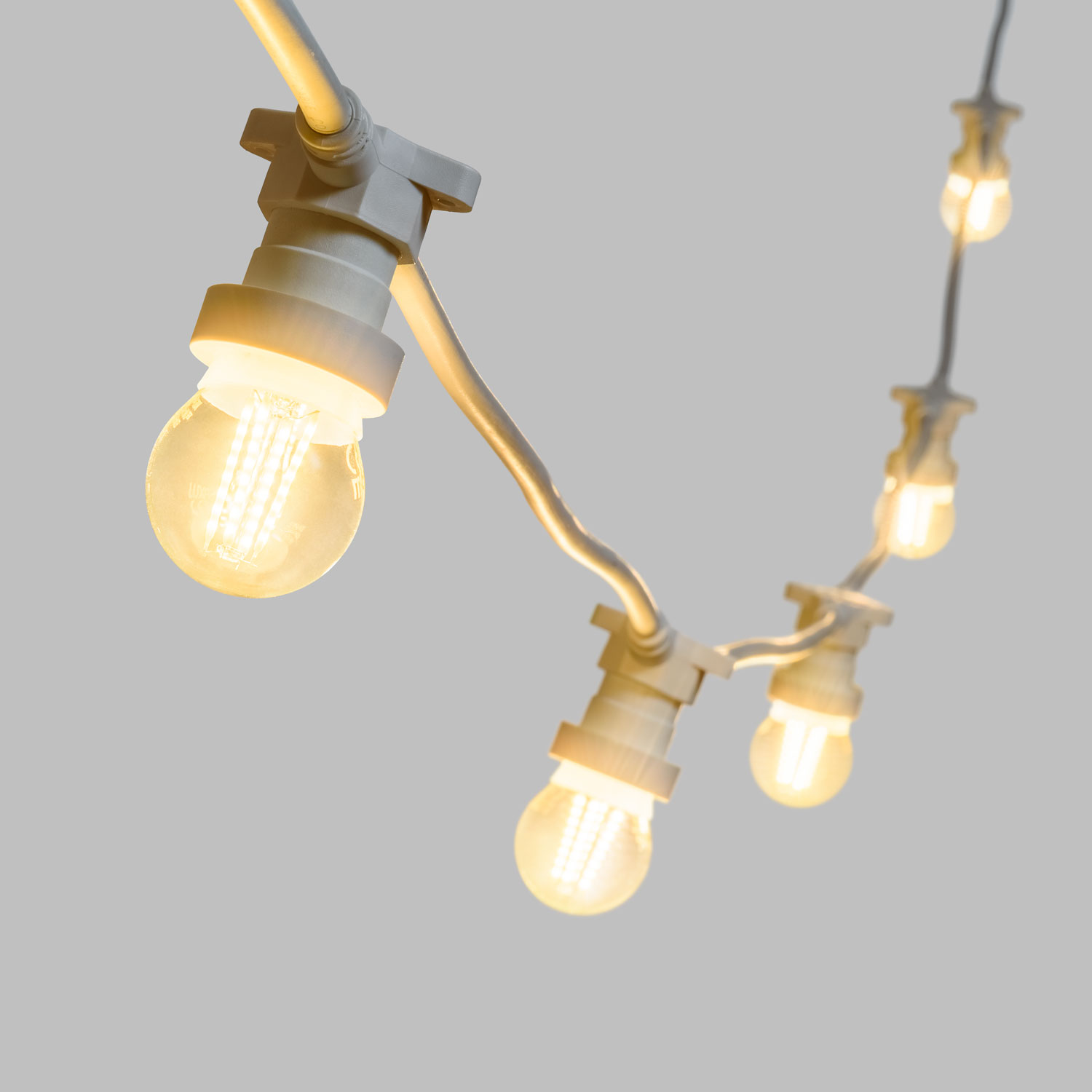 Catena 5 m, 8 lampadine led mini sfera Ø 45 mm di 4 Watt, vetro trasparente, prolungabile 2 Catena 5 m, 8 lampadine led mini sfera Ø 45 mm di 4 Watt, vetro trasparente, prolungabile 2