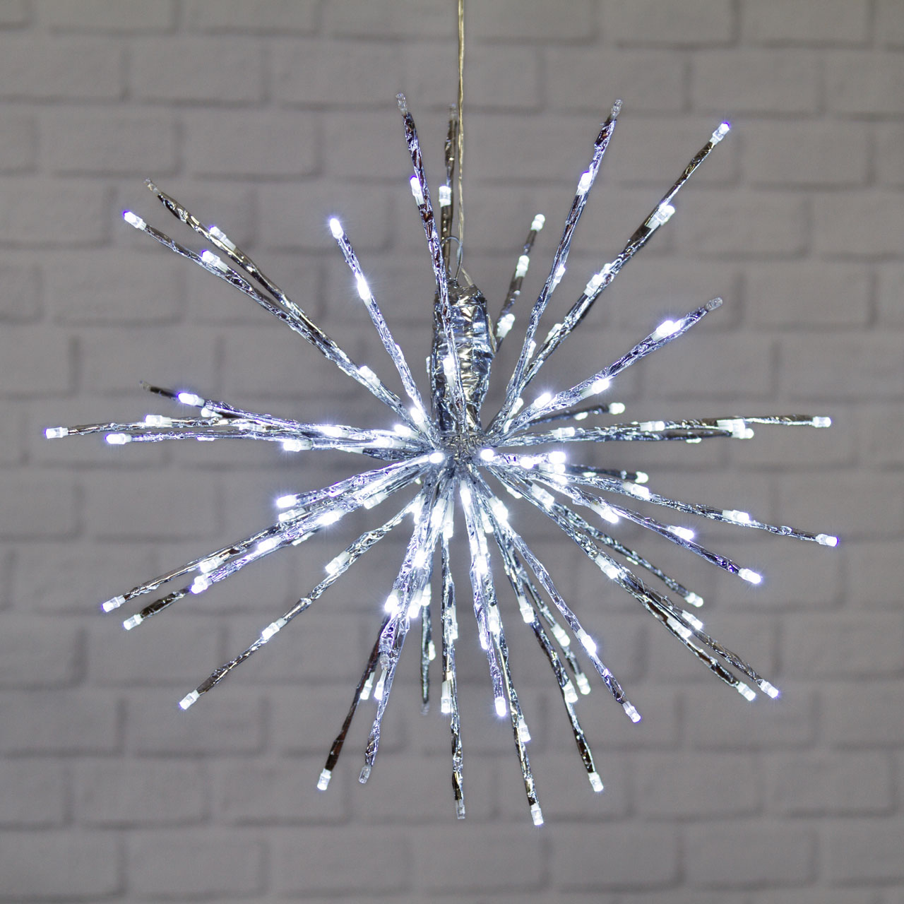 Silberner TWIGball, h 45 cm, 160 LEDs kaltweiß Silberner TWIGball, h 45 cm, 160 LEDs kaltweiß