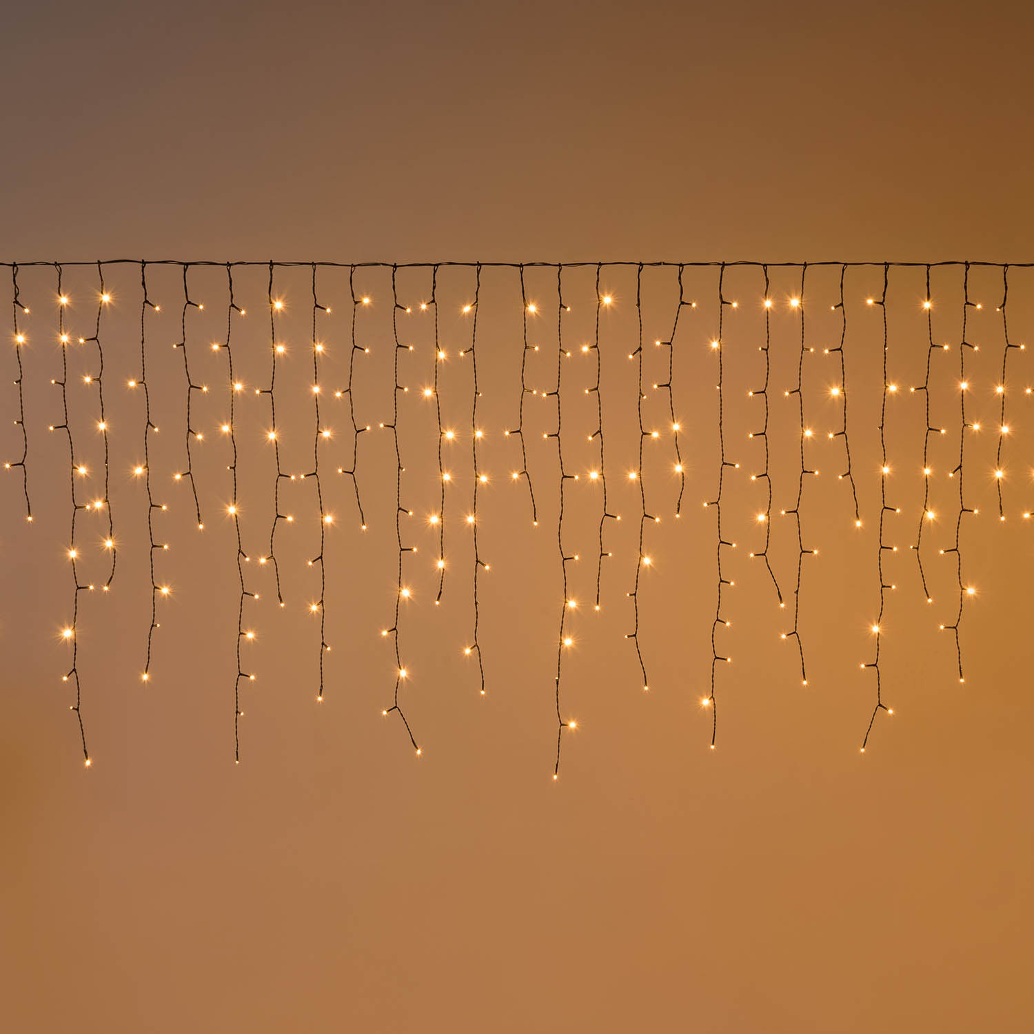 Stalactite 3,5 x h 0,85 m, 432 led blanc chaud, câble noir, prolongeable 2