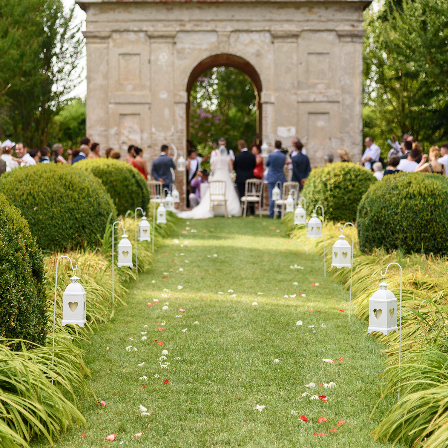 4 tiges porte lanterne en métal blanc, h 110 cm 5 4 tiges porte lanterne en métal blanc, h 110 cm 5