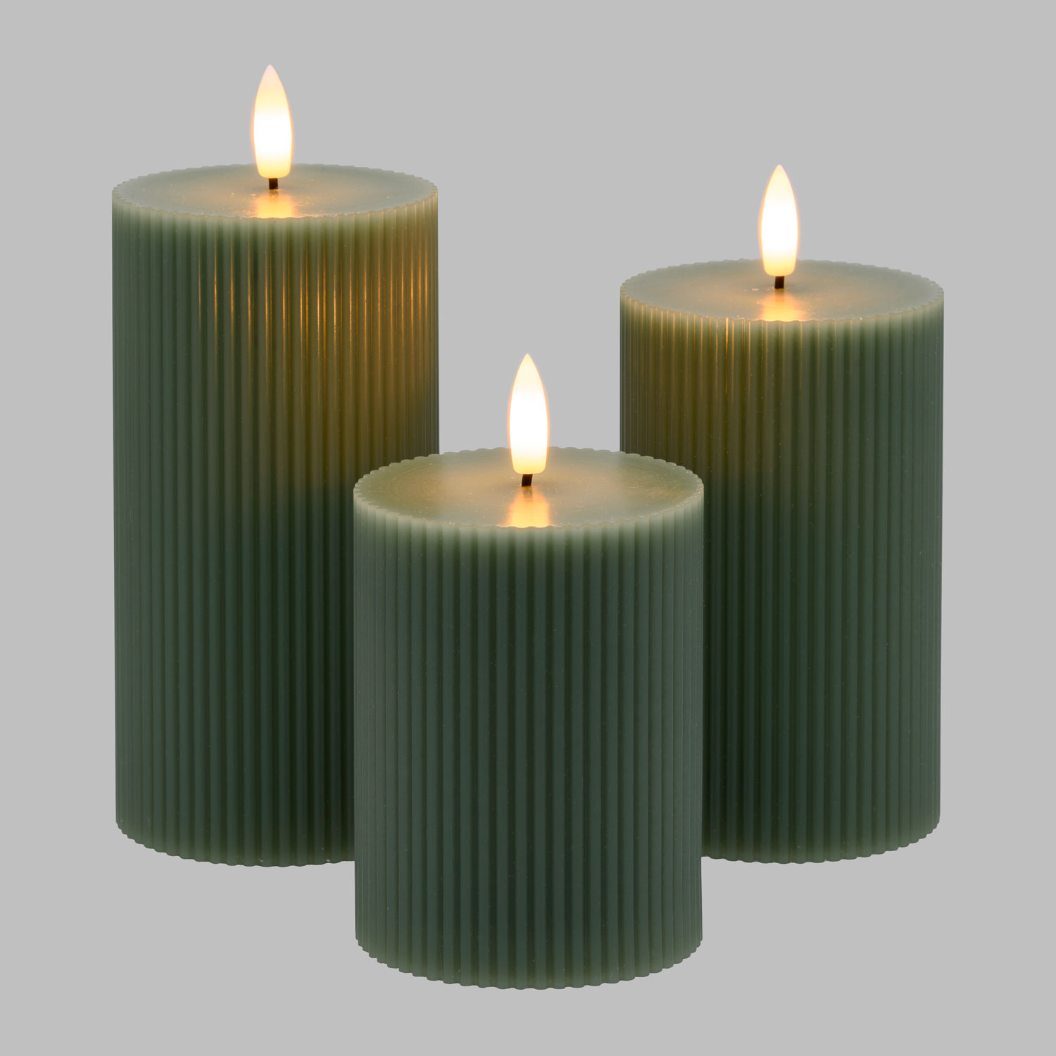 Set 3 candele verdi a coste in cera, fiamma 3D con stoppino 3 Set 3 candele verdi a coste in cera, fiamma 3D con stoppino 3