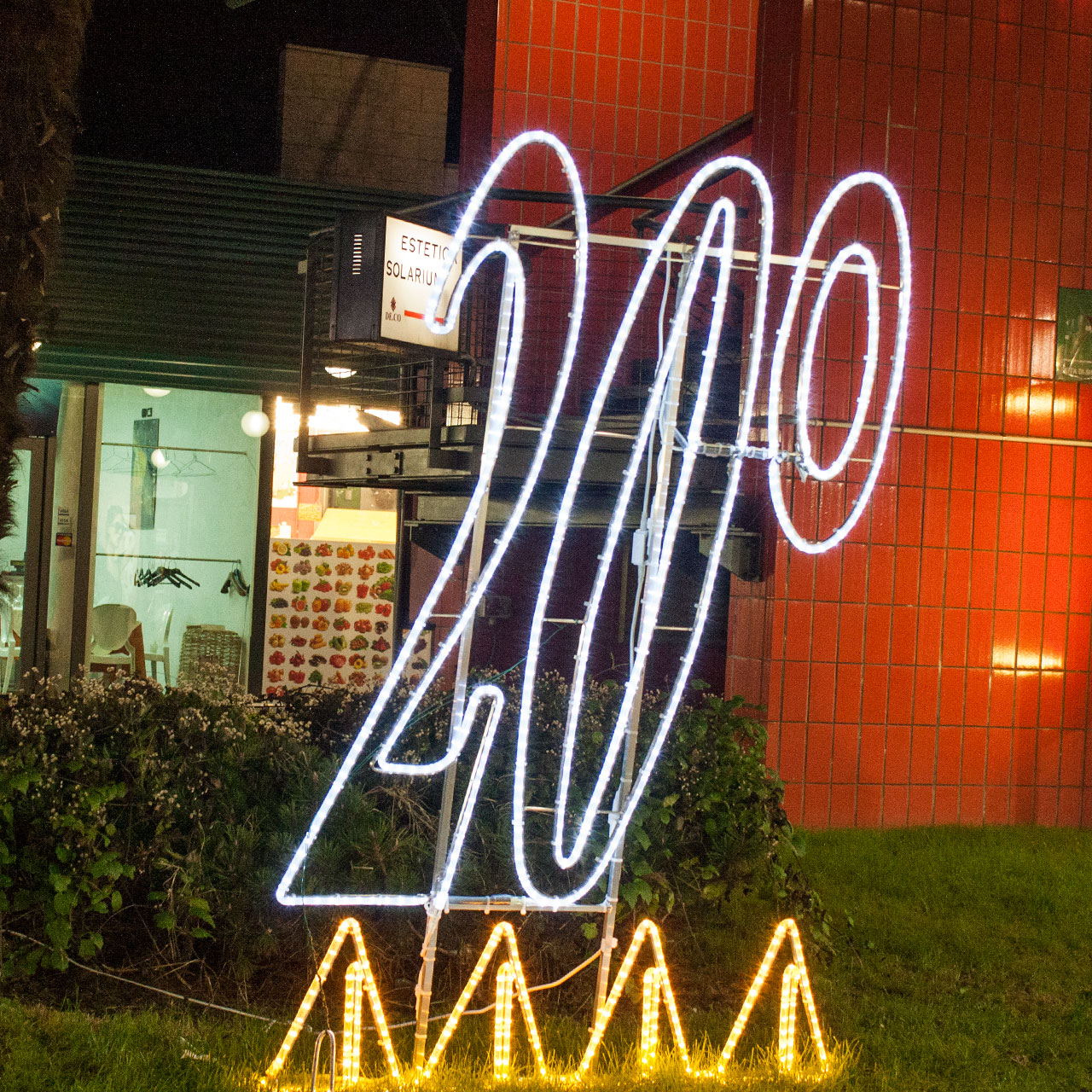 45m White LEDs Rope Lights, 13mm diameter, 230V 4 45m White LEDs Rope Lights, 13mm diameter, 230V 4