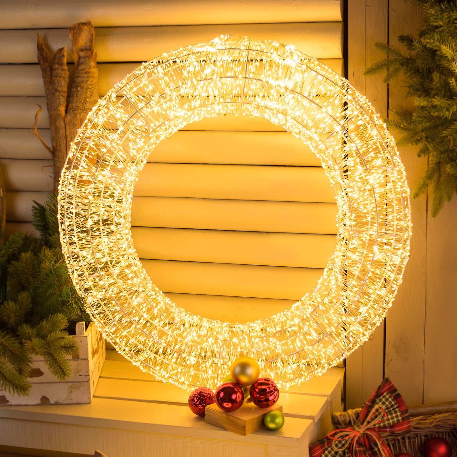 Couronne Blanche en 3D, Ø 75 cm, 6000 Microled haute densité blanc chaud et froid, utilisation en intérieur Couronne Blanche en 3D, Ø 75 cm, 6000 Microled haute densité blanc chaud et froid, utilisation en intérieur
