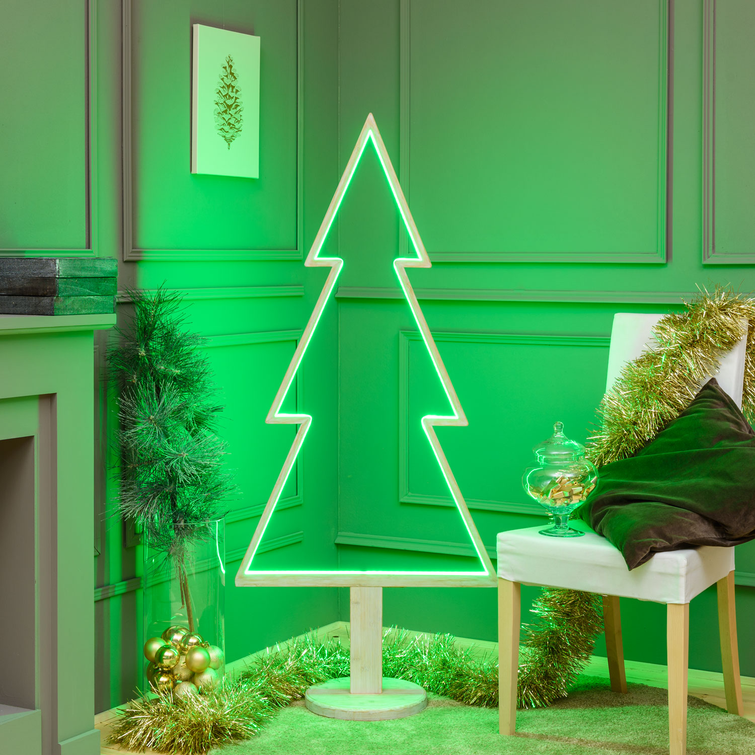 LED-Tannenbaum aus weißem Naturholz auf Fuß, 145 cm, RGB und warmweiß, Innenbereich LED-Tannenbaum aus weißem Naturholz auf Fuß, 145 cm, RGB und warmweiß, Innenbereich