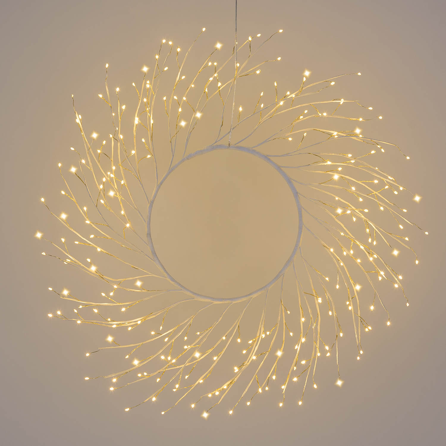 Corona Rama Tilo blanca Ø 60 cm, 260 microled blanco cálido, uso interior Corona Rama Tilo blanca Ø 60 cm, 260 microled blanco cálido, uso interior