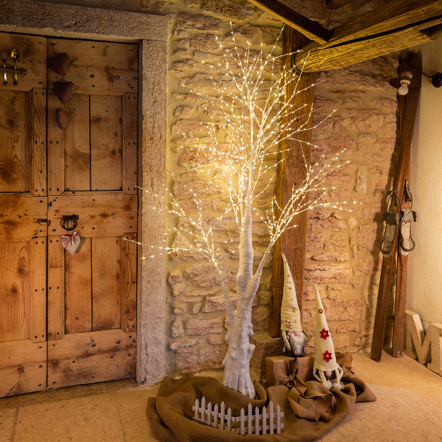 Albero bianco con tronco e base rotonda, microled bianco caldo 1 Albero bianco con tronco e base rotonda, microled bianco caldo 1
