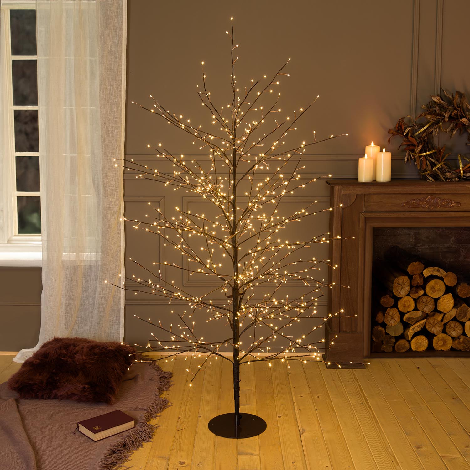 Beleuchteter Lindebaum Braun 1,70 m, 784 Micro-LED warmweiß, Innenbereich Beleuchteter Lindebaum Braun 1,70 m, 784 Micro-LED warmweiß, Innenbereich