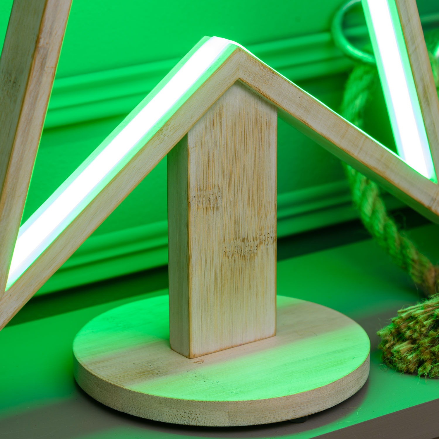Étoile avec base en bois blanchi, 55 cm, led RGB et Blanc Chaud 13 Étoile avec base en bois blanchi, 55 cm, led RGB et Blanc Chaud 13