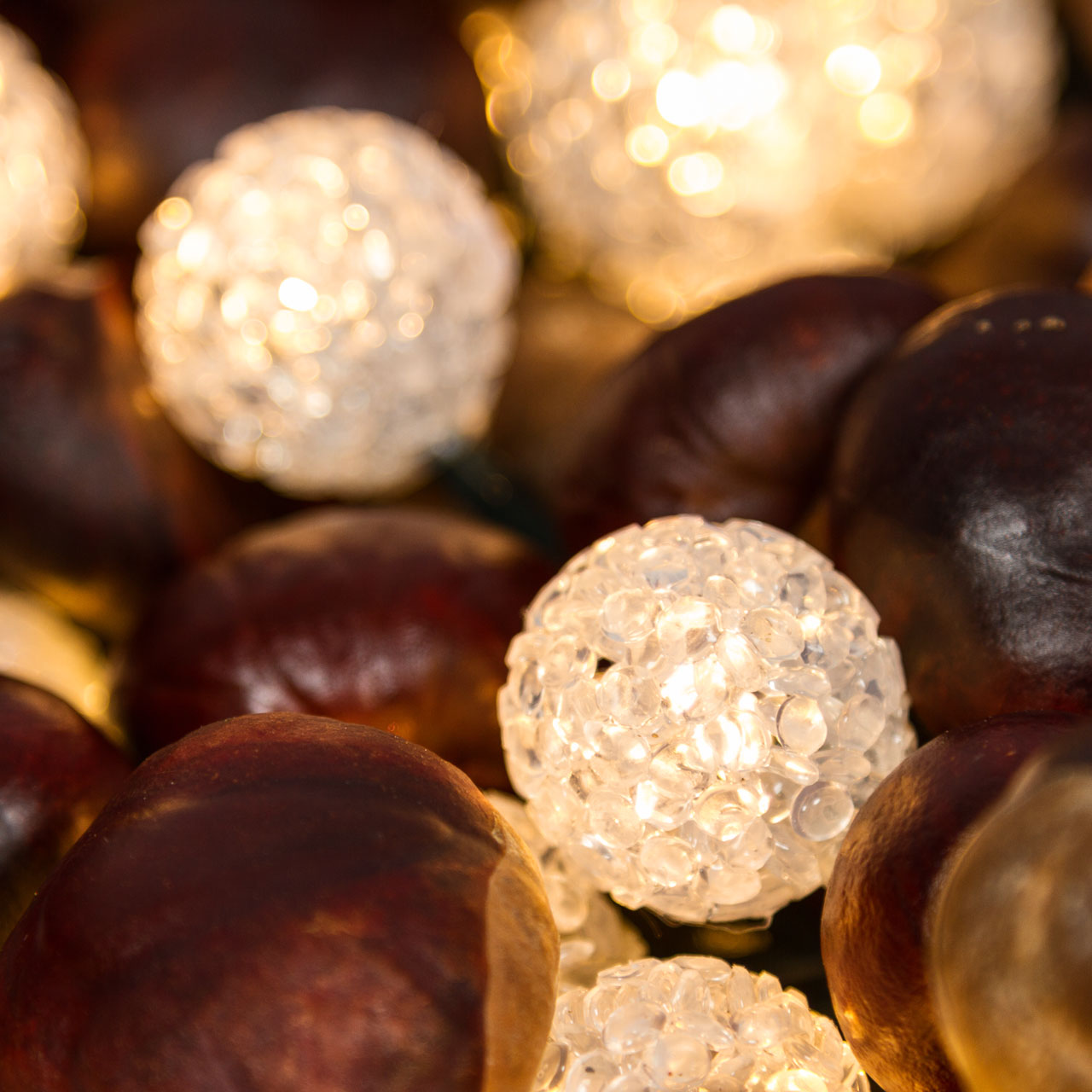 Dekolichterkette 6 m, 40 Mini Kugeln mit warmweißen LEDs 3 Dekolichterkette 6 m, 40 Mini Kugeln mit warmweißen LEDs 3