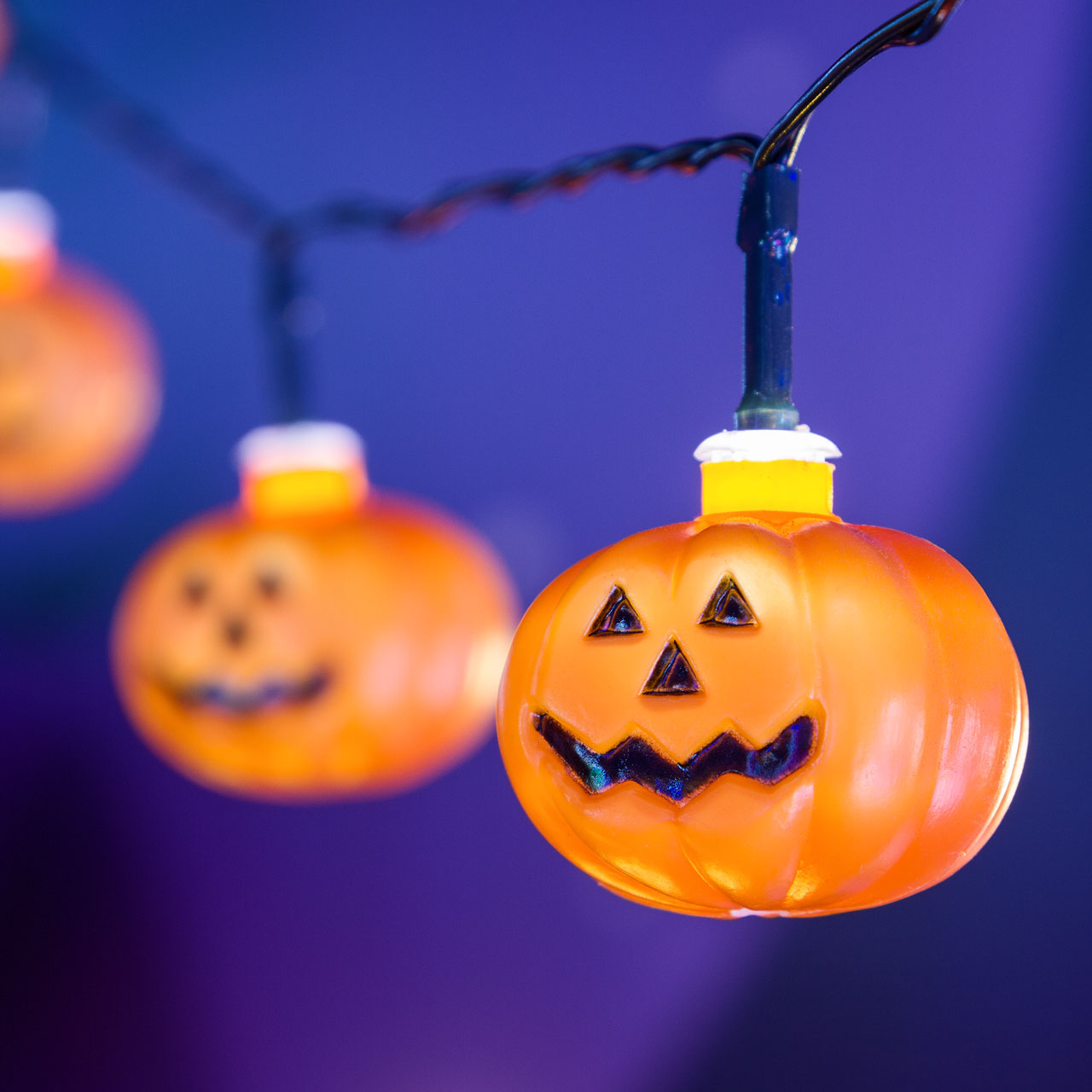 Guirlande 1,8 m, 10 citrouilles Halloween, led blanc froid 2 Guirlande 1,8 m, 10 citrouilles Halloween, led blanc froid 2