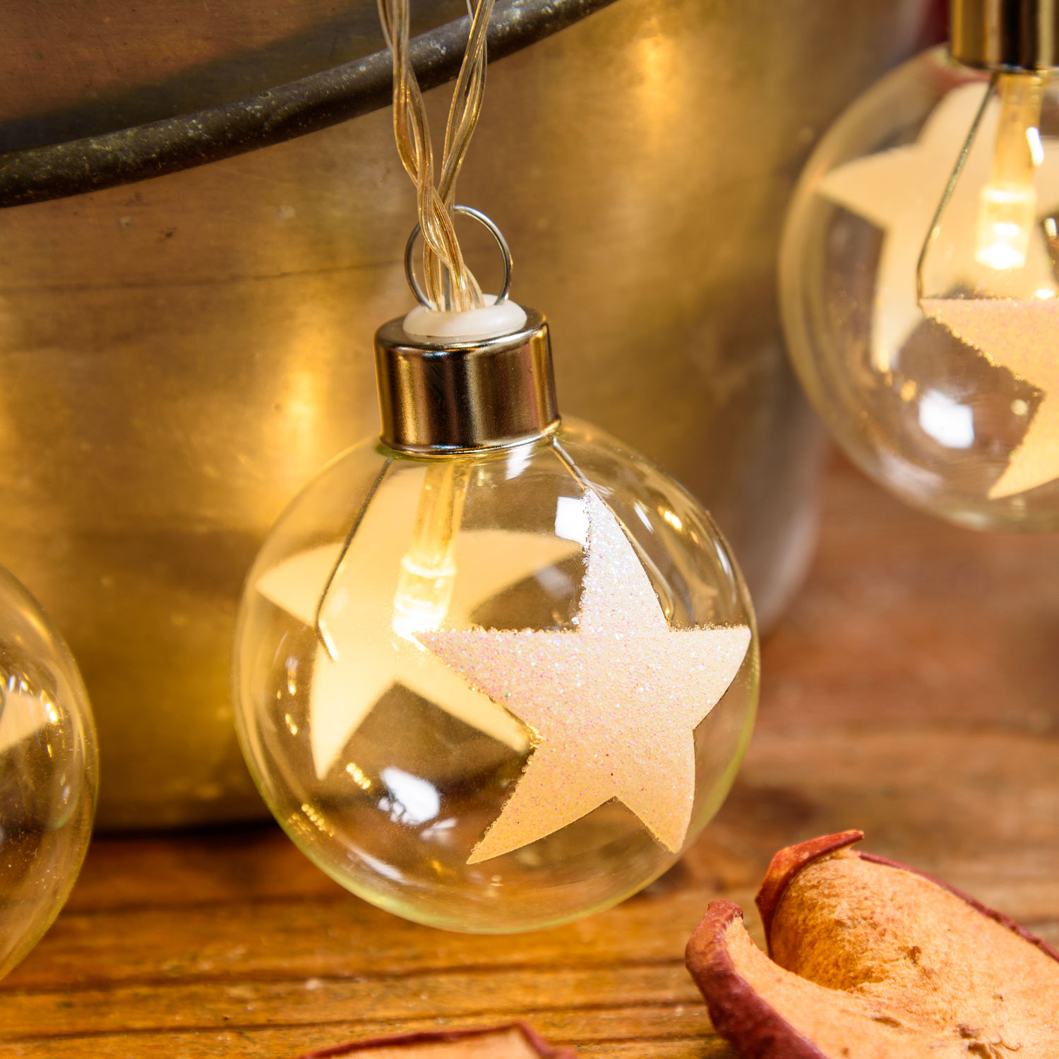 Deko-Lichterkette 20 Kugeln mit LED-Sternen Ø 50 mm, MicroLEDs warmweiß Deko-Lichterkette 20 Kugeln mit LED-Sternen Ø 50 mm, MicroLEDs warmweiß