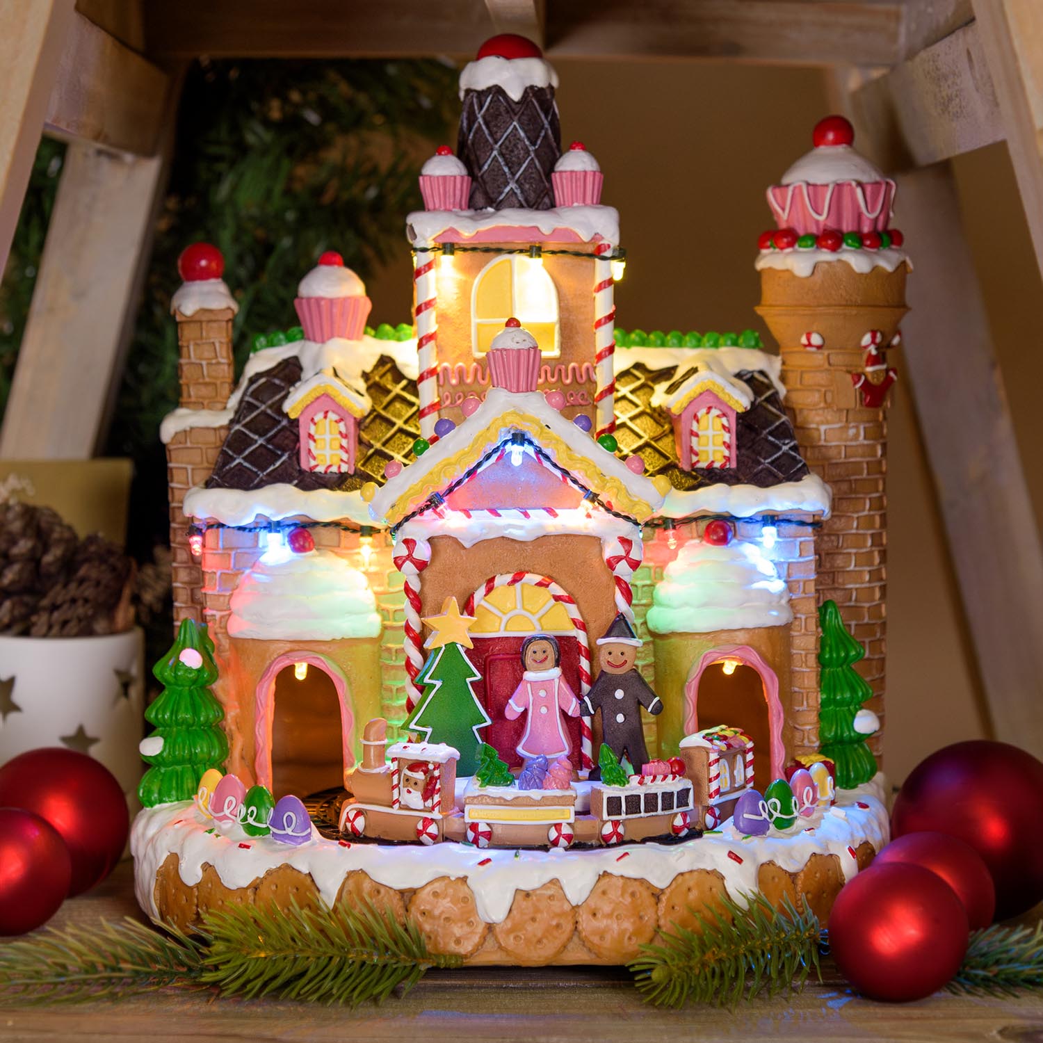 Villaggio di Natale, Candy Village con Trenino in movimento, h 28 cm, musiche natalizie 1 Villaggio di Natale, Candy Village con Trenino in movimento, h 28 cm, musiche natalizie 1