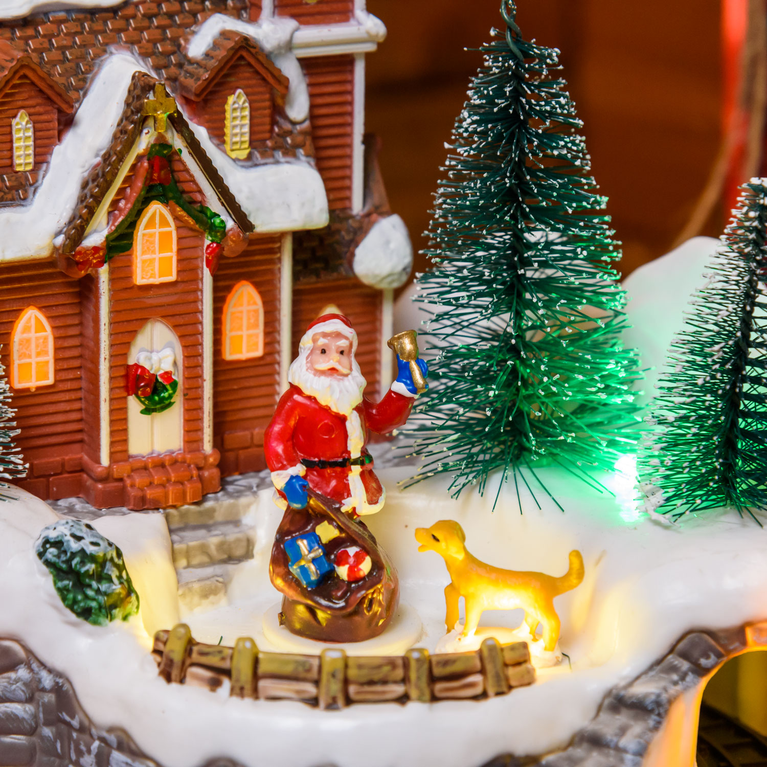 Village de Noël, Paysage avec le Père Noël et Chien, Petit Train tournant dans le Tunnel, h 21,5 cm 10 Village de Noël, Paysage avec le Père Noël et Chien, Petit Train tournant dans le Tunnel, h 21,5 cm 10