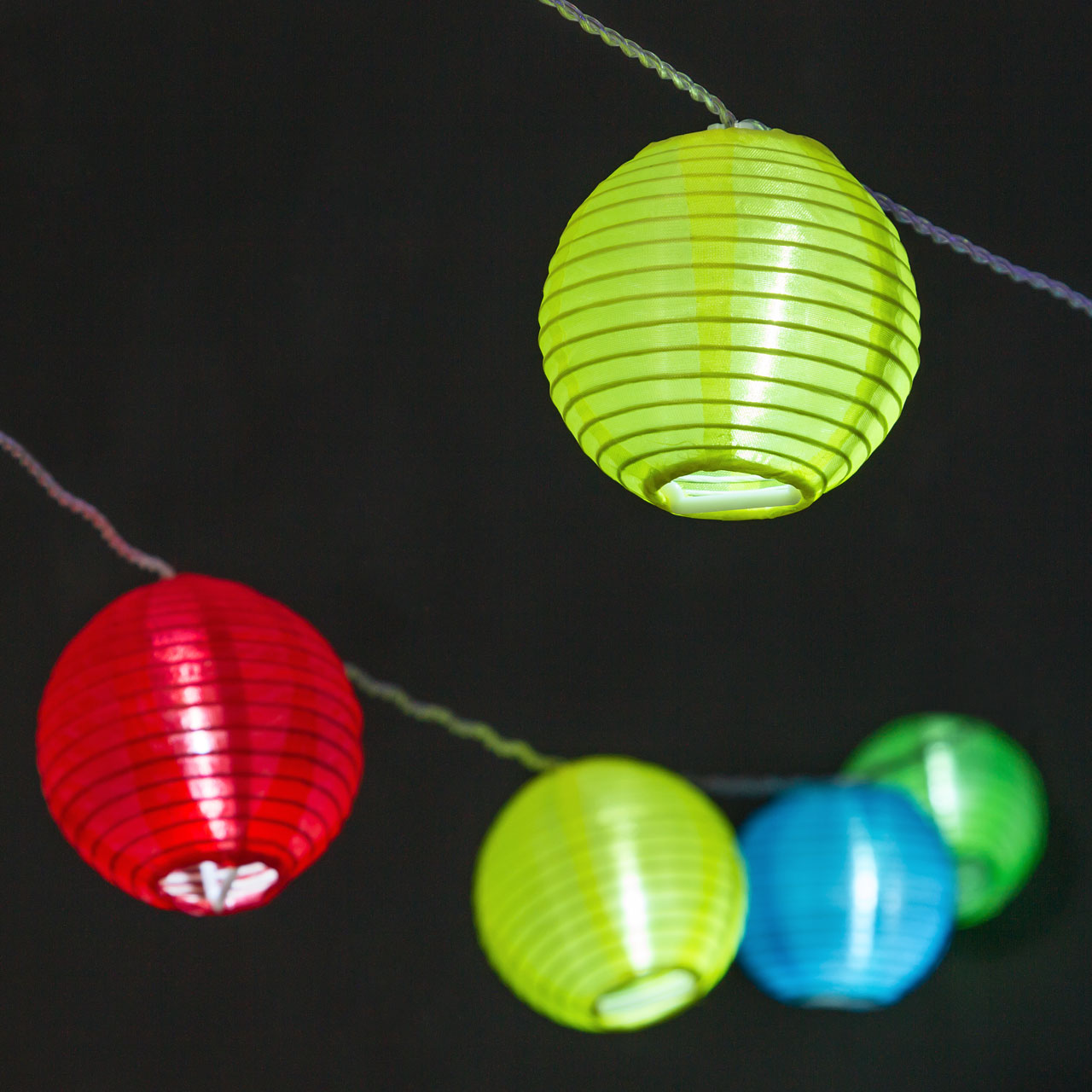 Dekolichterkette 5,25 m, 16 bunte Lampions mit kaltweißen LEDs 3 Dekolichterkette 5,25 m, 16 bunte Lampions mit kaltweißen LEDs 3