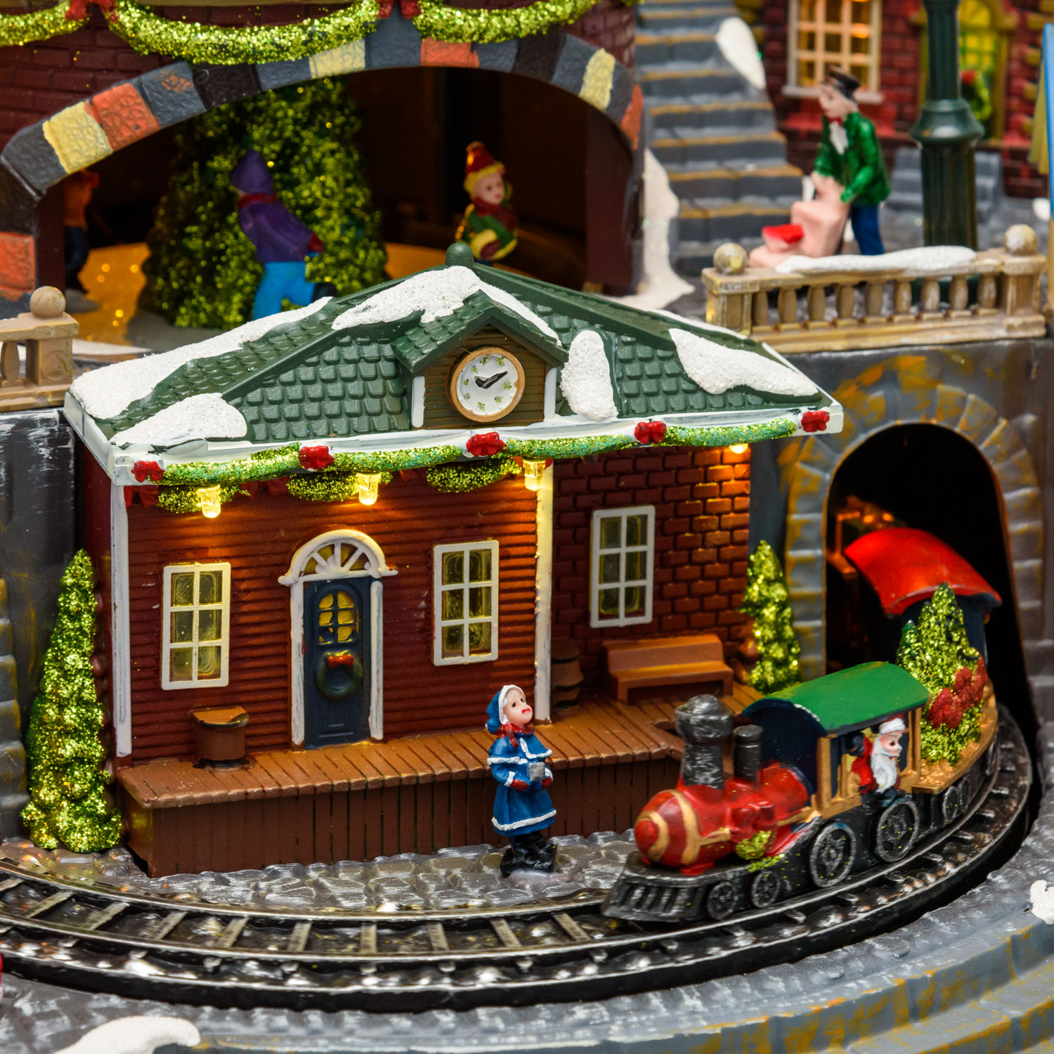 Pueblo de Navidad, Estación con Trenecito en movimiento y Árbol de Navidad giratorio, h 38 cm, villancicos 9 Pueblo de Navidad, Estación con Trenecito en movimiento y Árbol de Navidad giratorio, h 38 cm, villancicos 9