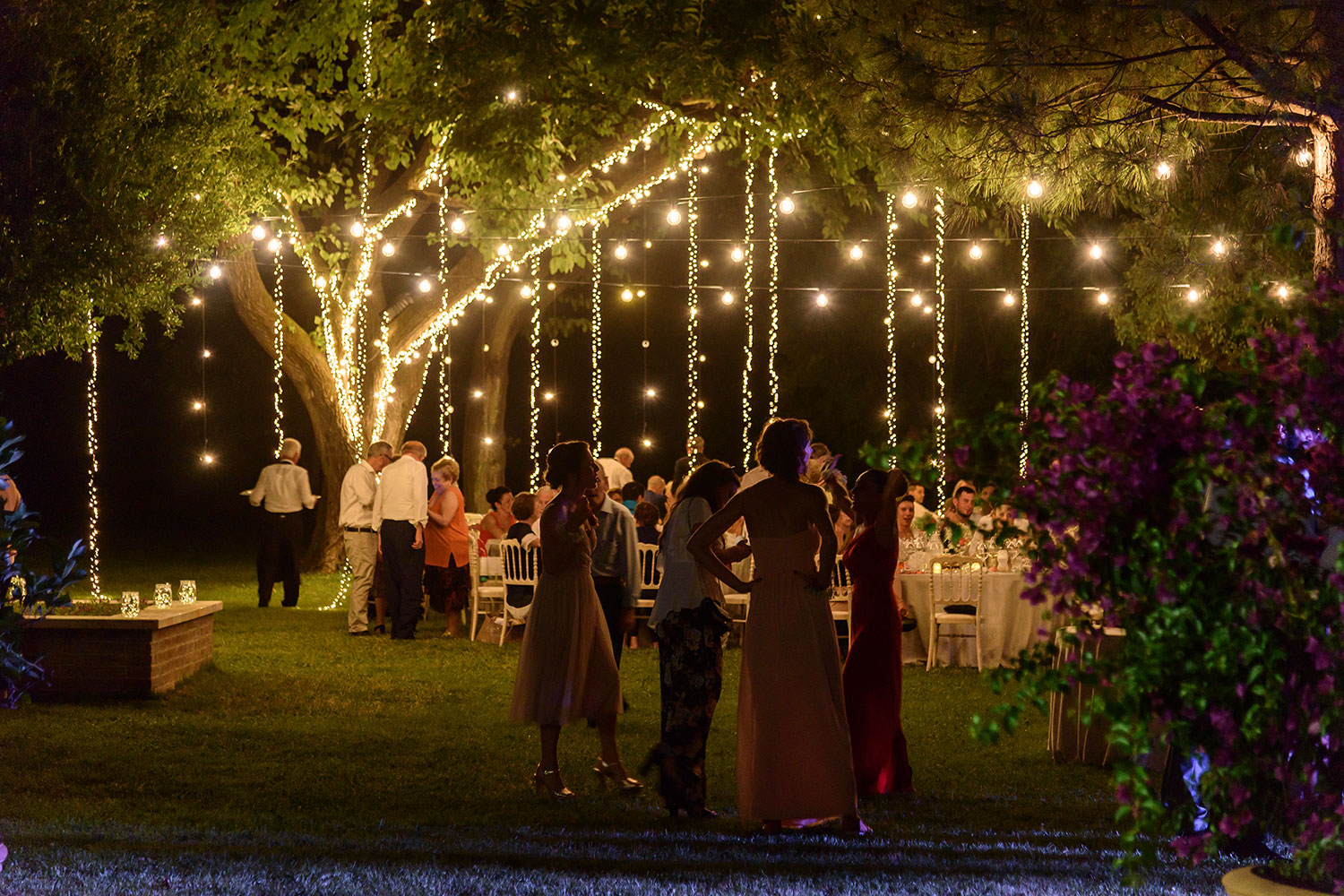 Party Lichterkette 8 m, 10 LED-Birnen warmweiß Ø 80 mm, schwarzes Kabel, erweiterbar 10 Party Lichterkette 8 m, 10 LED-Birnen warmweiß Ø 80 mm, schwarzes Kabel, erweiterbar 10