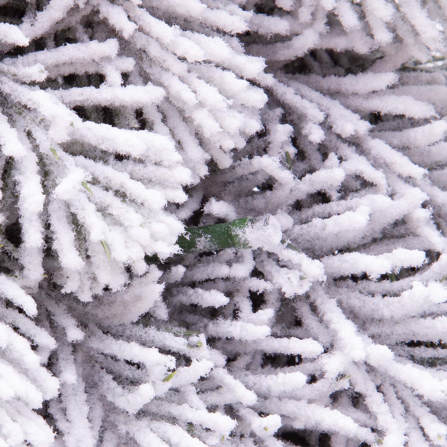 Corona Alpino in finto pino a batteria, floccato bianco, Ø 60 cm, 80 led integrati bianco caldo 4