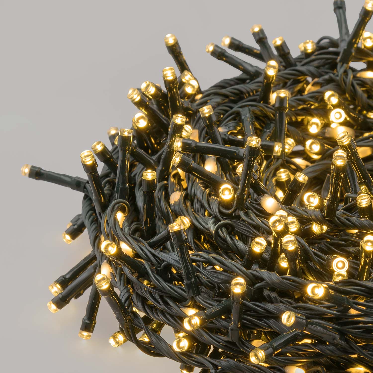 Lichterkette „Cluster StarFall“ 30 m, 1660 warmweiße LEDs, grünes Kabel 4