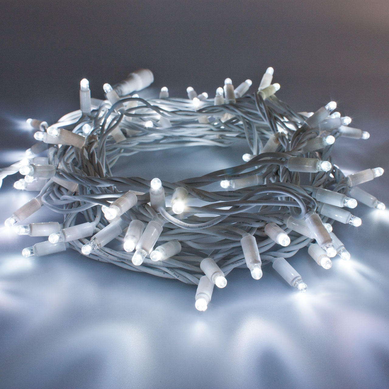 Lichterkette 10 m, 200 MaxiLEDs kaltweiß, weißes Kabel, IP67 2 Lichterkette 10 m, 200 MaxiLEDs kaltweiß, weißes Kabel, IP67 2