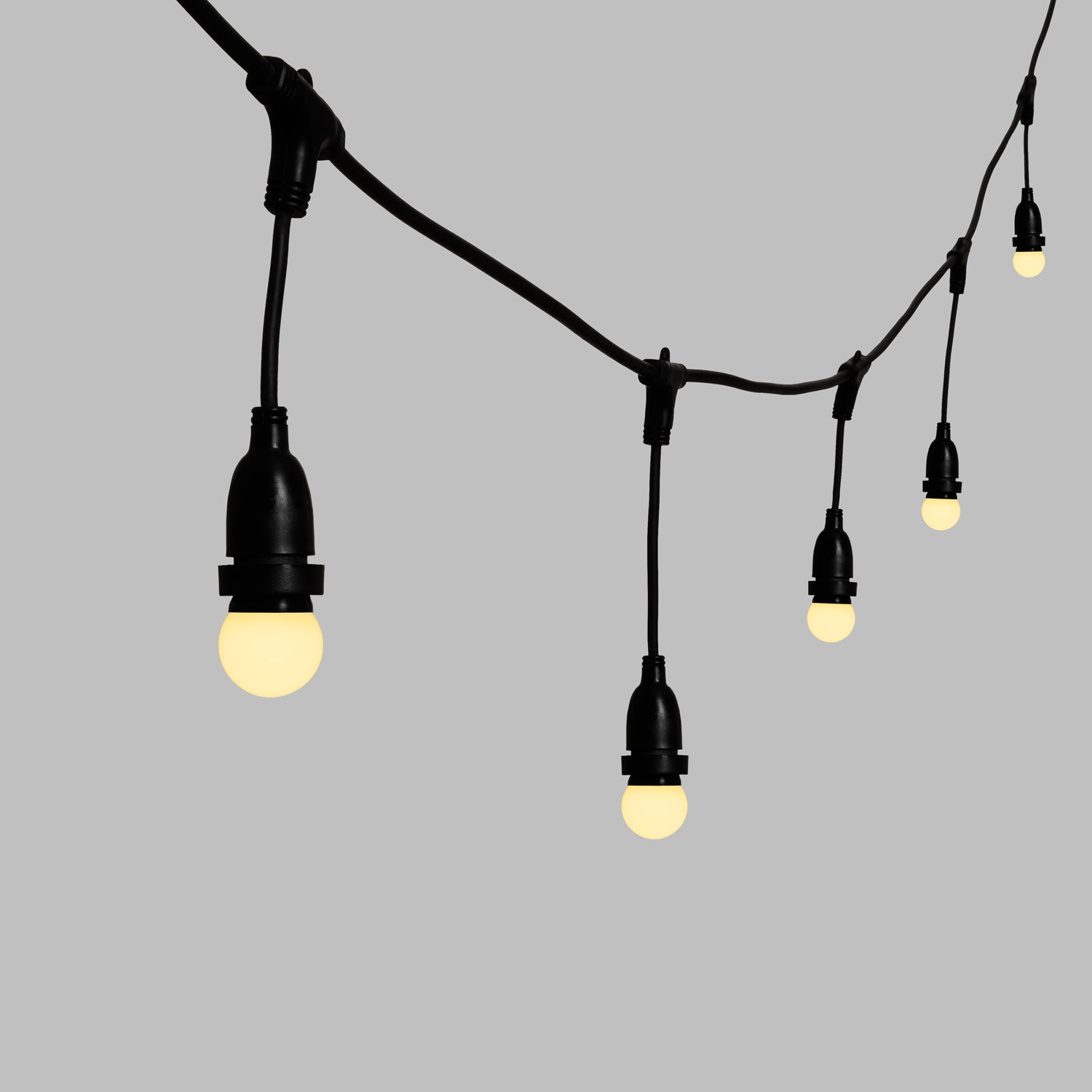 Guirlande Guinguette 5 m avec ampoules led globe 1,2 Watt pendantes, Ø 45 mm en plastique blanc 3 Guirlande Guinguette 5 m avec ampoules led globe 1,2 Watt pendantes, Ø 45 mm en plastique blanc 3