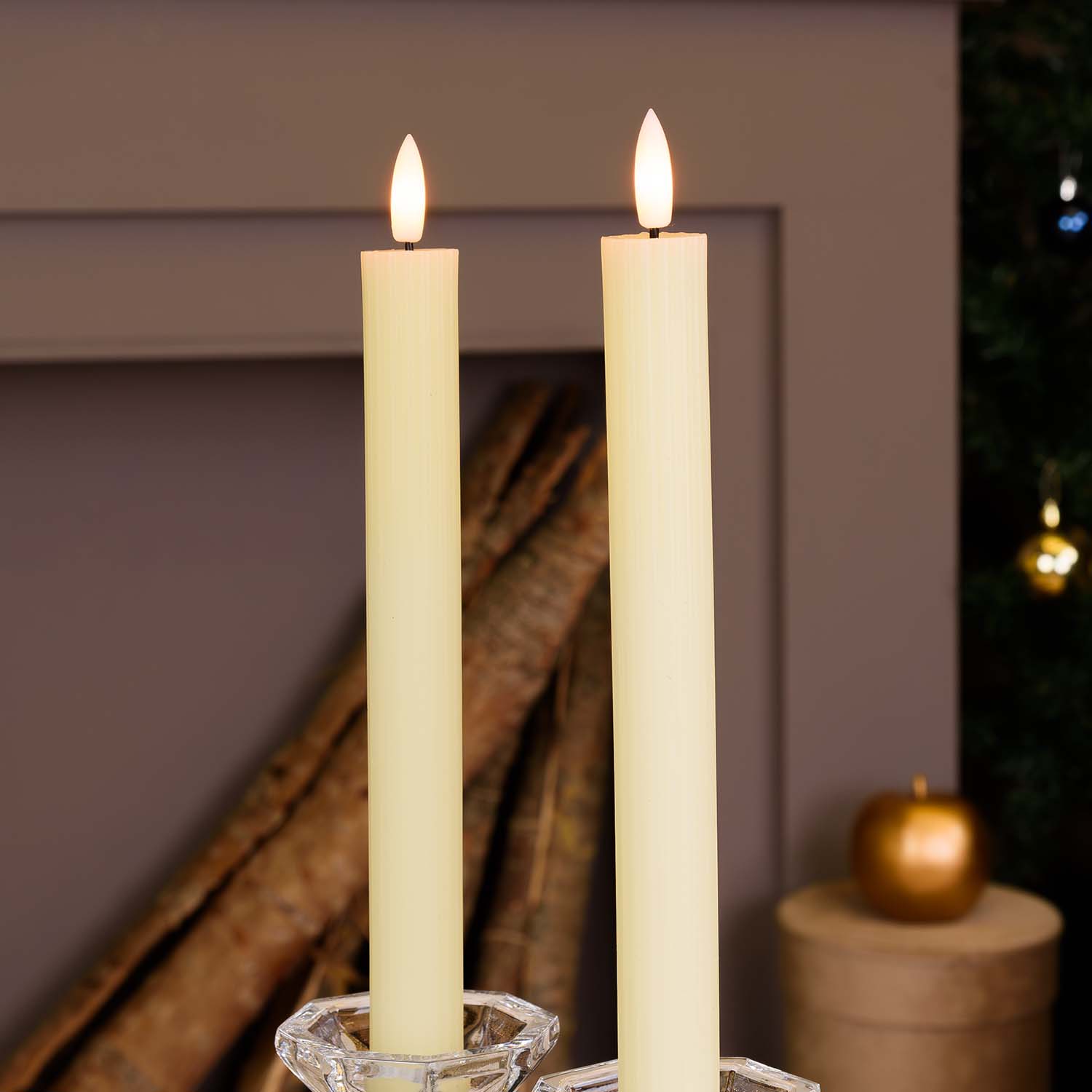 Set von 2 elfenbeinfarbenen Rippenkerzen aus Wachs mit 3D-Flamme und Docht 7 Set von 2 elfenbeinfarbenen Rippenkerzen aus Wachs mit 3D-Flamme und Docht 7