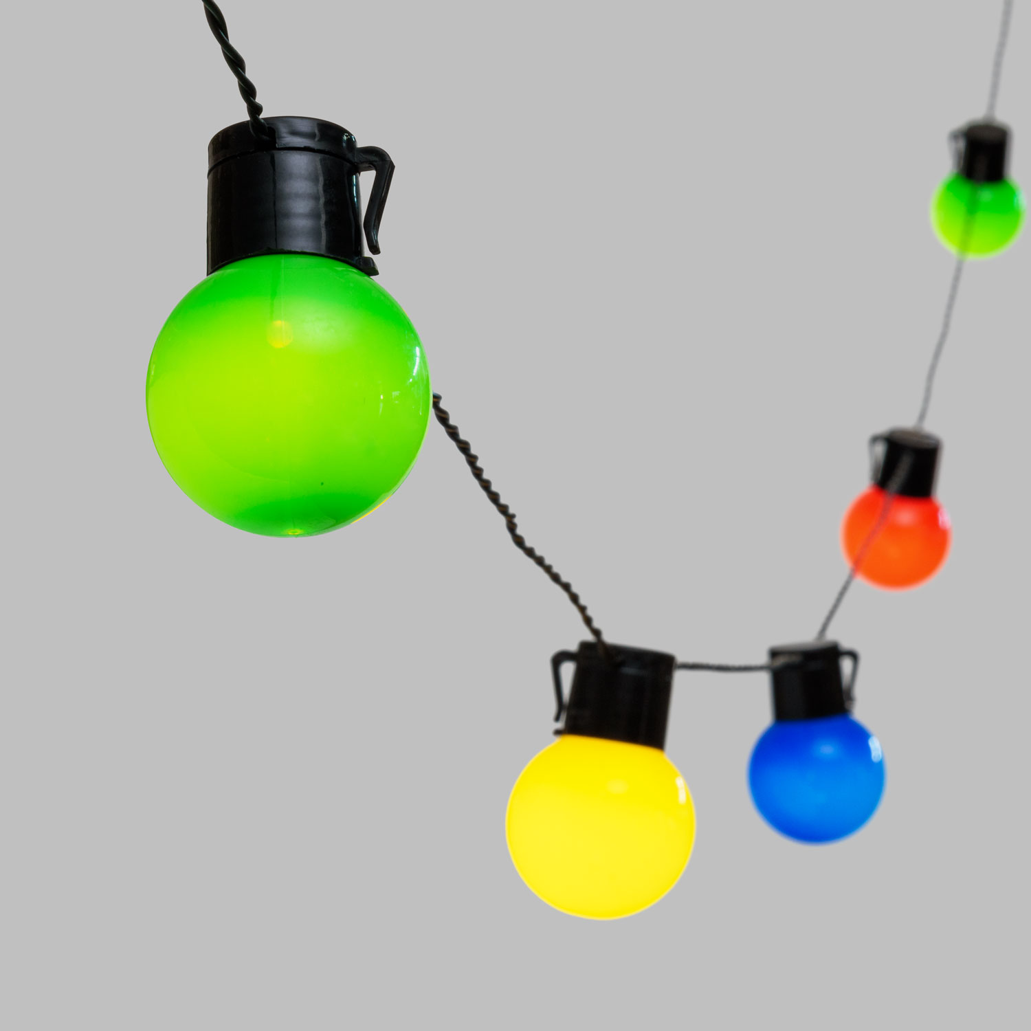 Solar Party-Lichterkette 6 m, 15 bunte Globo-Birnen Ø 50 mm, warmweiß 2 Solar Party-Lichterkette 6 m, 15 bunte Globo-Birnen Ø 50 mm, warmweiß 2