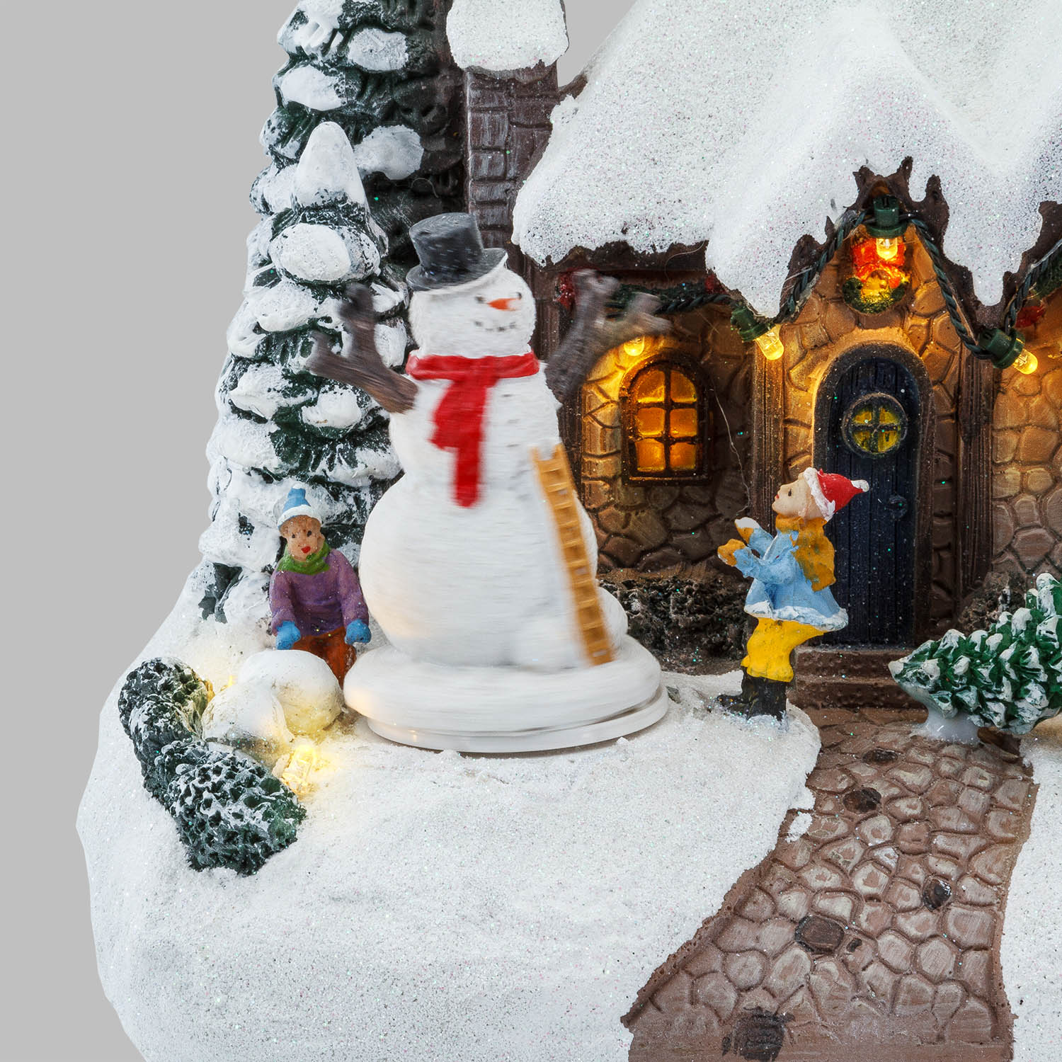 Villaggio di Natale, Casa innevata nel Bosco con Pupazzo di Neve rotante, h 20 cm, musiche natalizie 9