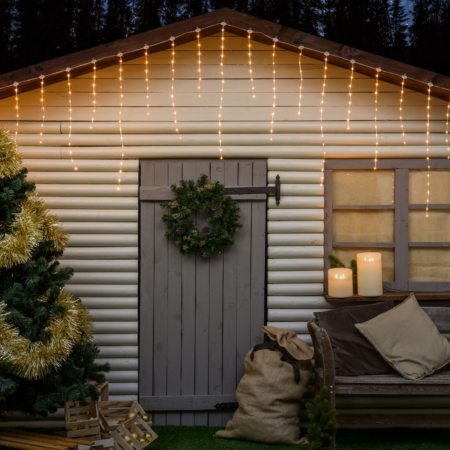 3.4 x h 0.8 m Icicle light, 220 extra warm white LED Light Drops 3.4 x h 0.8 m Icicle light, 220 extra warm white LED Light Drops