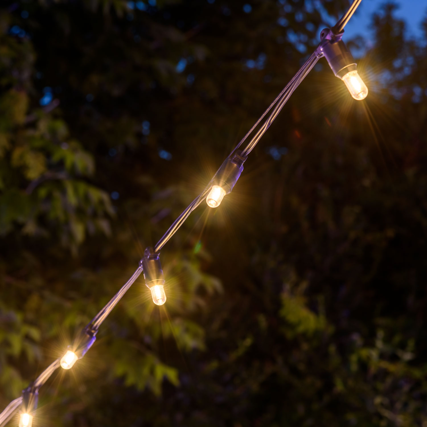 Lichterkette 6 m, 20 LED-Birnen E14 Ø 18 mm, warmweiß Lichterkette 6 m, 20 LED-Birnen E14 Ø 18 mm, warmweiß