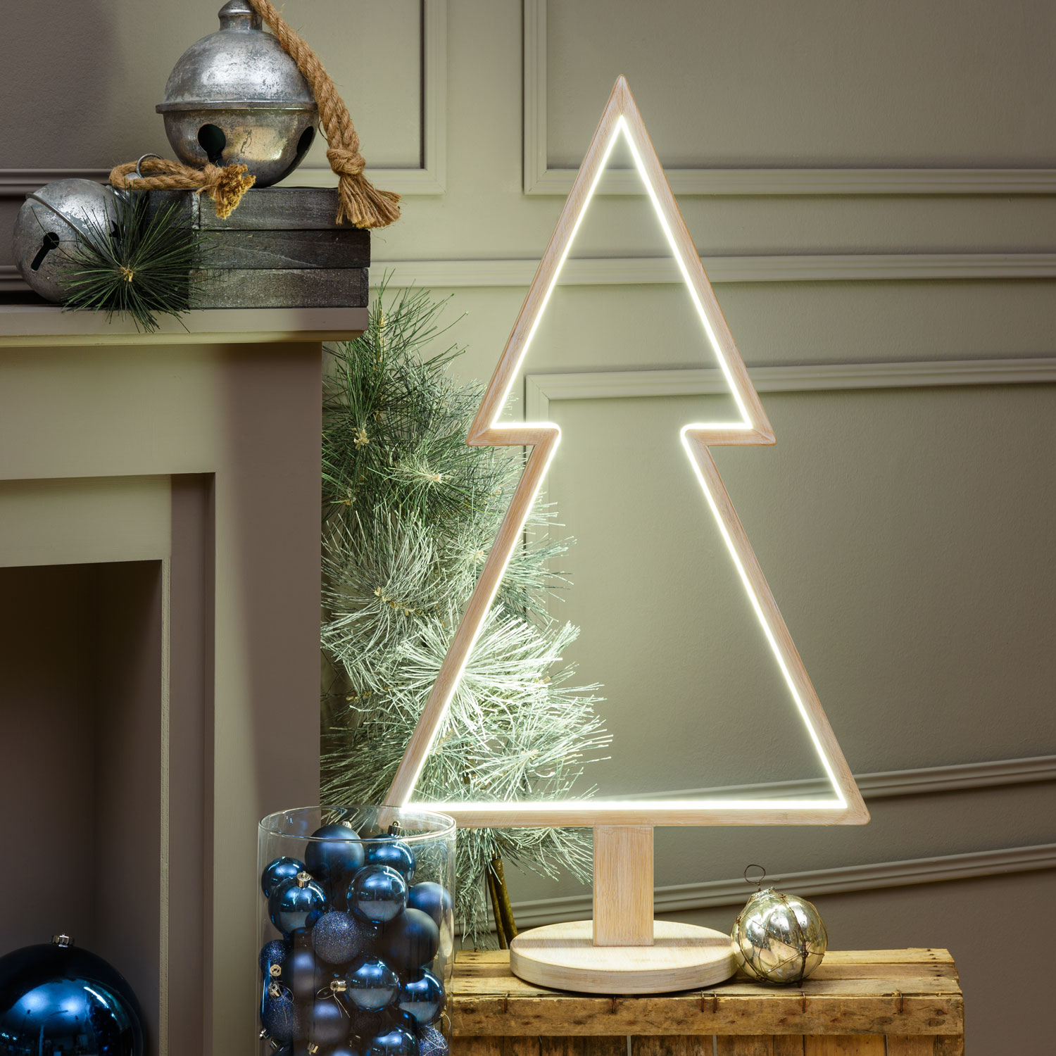 Sapin de Noël avec base en bois blanchi, 90 cm, led RGB et Blanc Chaud 13 Sapin de Noël avec base en bois blanchi, 90 cm, led RGB et Blanc Chaud 13