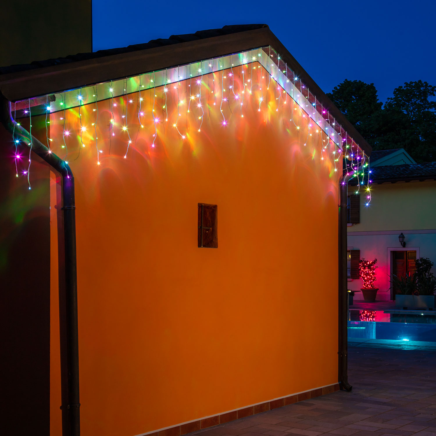 Eisregen-Lichterkette Crazy RGB 6 m x h 60 cm, 180 LEDs 1 Eisregen-Lichterkette Crazy RGB 6 m x h 60 cm, 180 LEDs 1