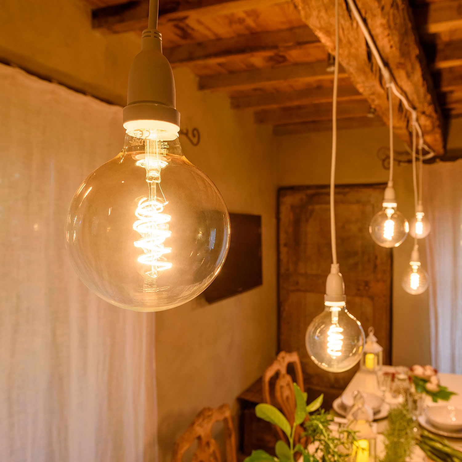 Ampoule Vintage Globe, filament led en spirale, 4 Watt 4 Ampoule Vintage Globe, filament led en spirale, 4 Watt 4