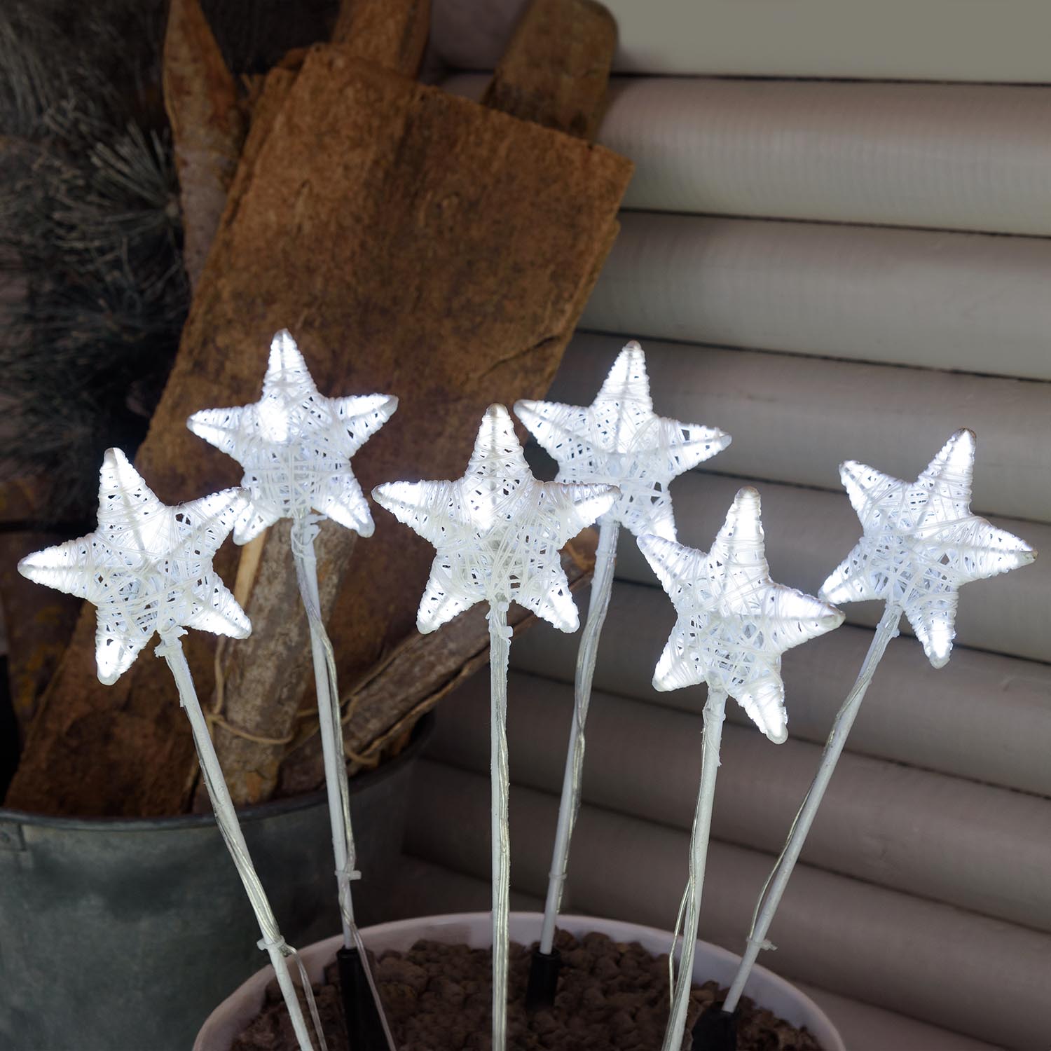 Lot de 6 Étoiles 3D Ø 10 cm avec piquet, 36 aux deux couleurs LED blanc chaud et froid 4 Lot de 6 Étoiles 3D Ø 10 cm avec piquet, 36 aux deux couleurs LED blanc chaud et froid 4